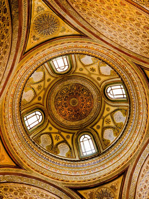 Free Detailed view of an ornate dome ceiling in a historical Istanbul mosque. Stock Photo