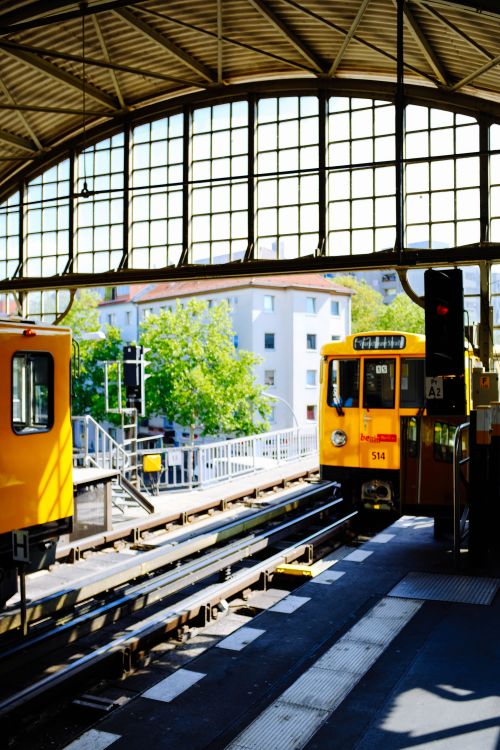 Yellow Train · Free Stock Photo
