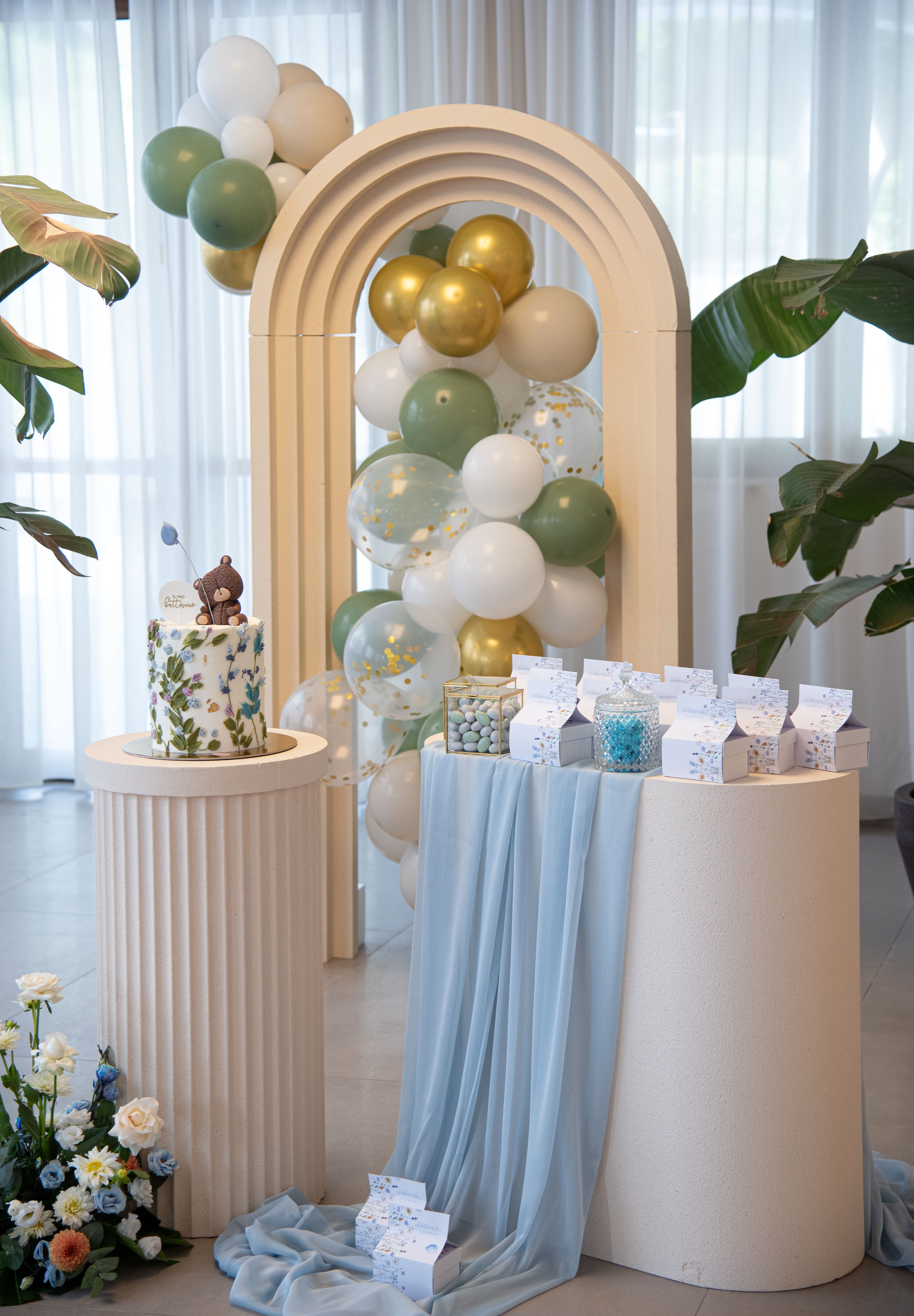 Beautiful wedding backdrop with balloon arch