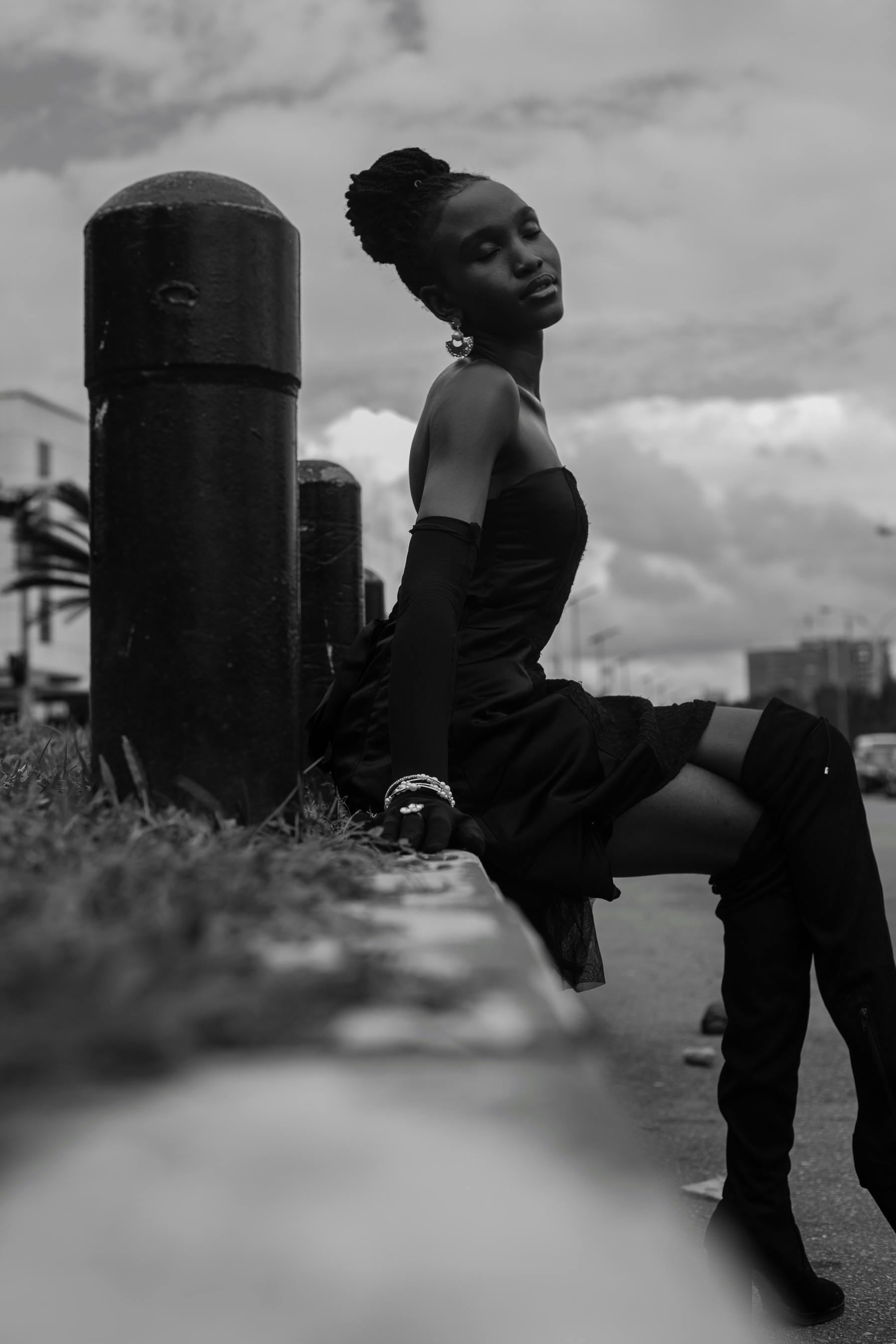 Gratis Immagine gratuita di abito, artistico, bianco e nero Foto a disposizione