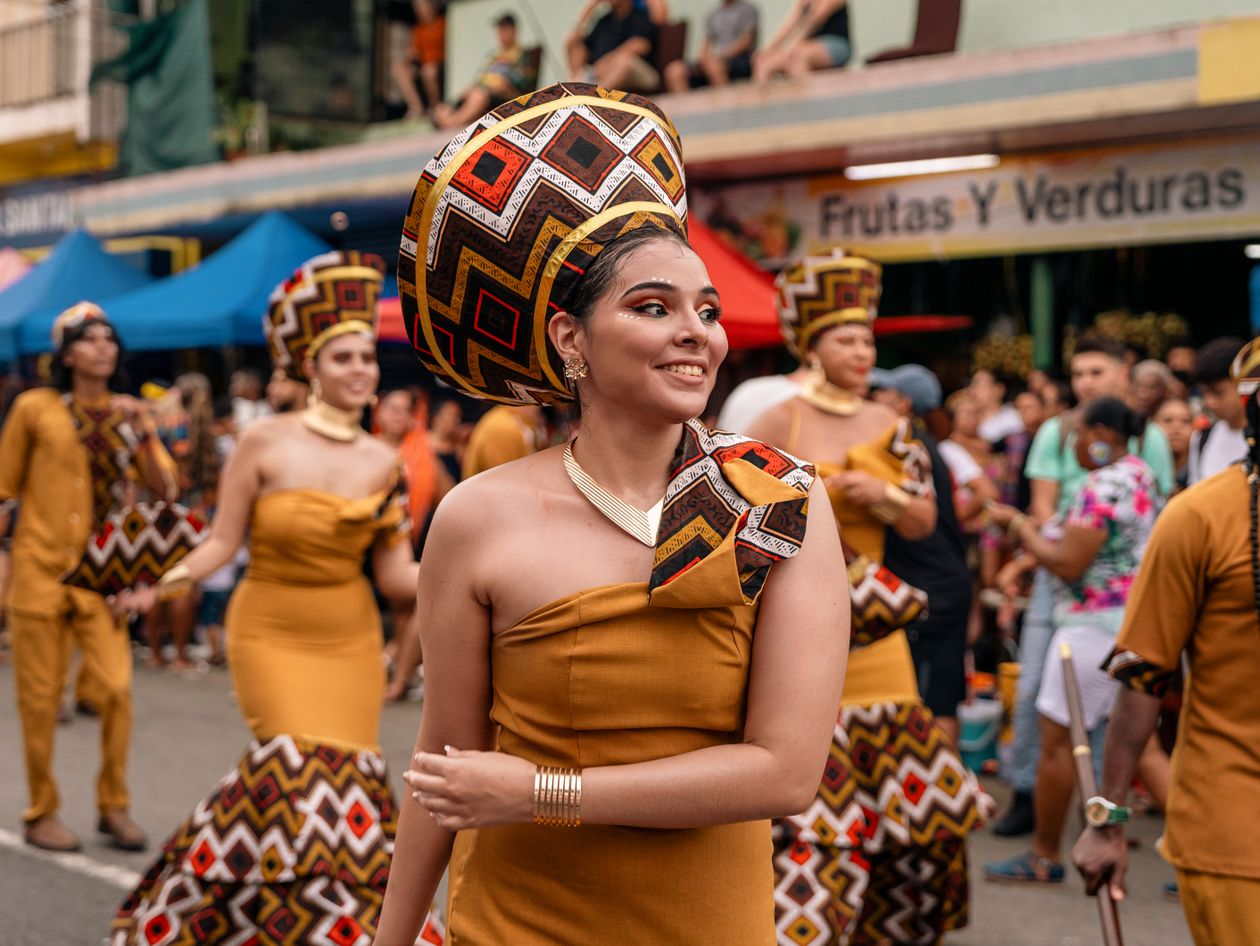 Lễ diễu hành rực rỡ sắc màu mang đậm văn hoá Afro-Costa Rica tại Limón