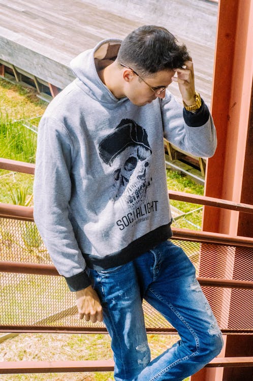 Mixing streetwear icons with classic patterns – incorporating plaid or camouflage for a dynamic, stylish streetwear look.