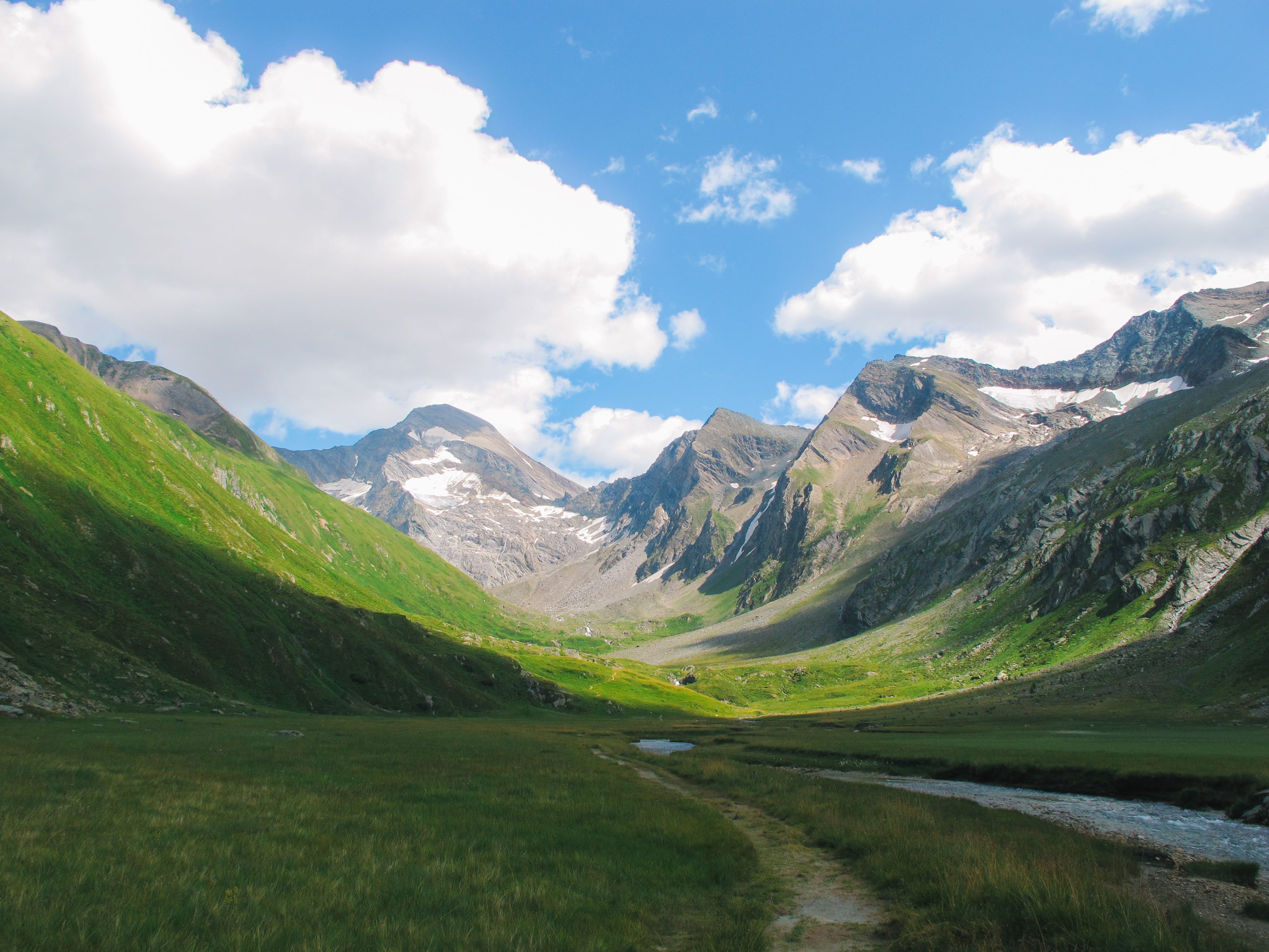 Réserve Naturelle des Contamines-Montjoie Day Hike from Passy