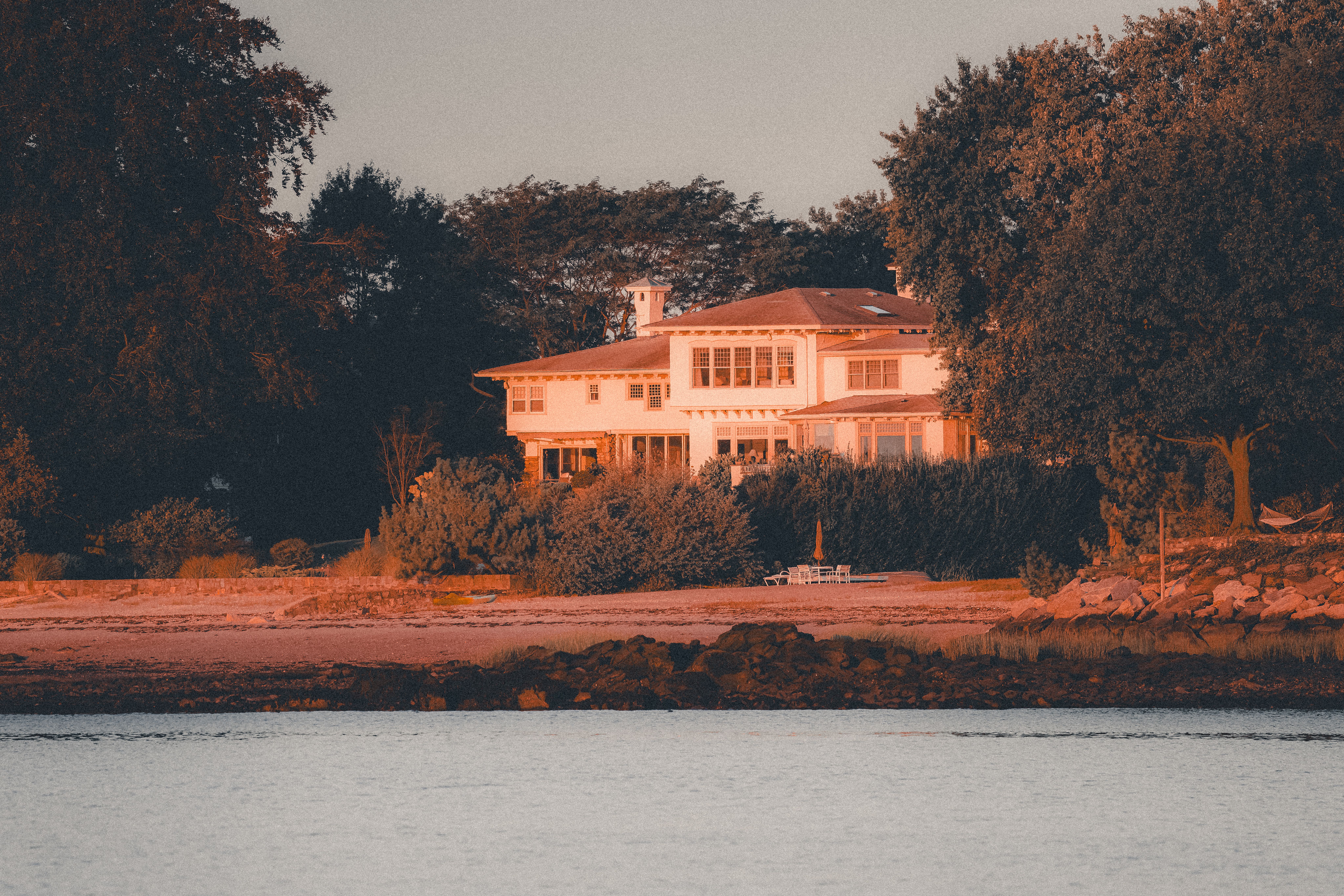 Hedon — professional movers carrying furniture on a house move