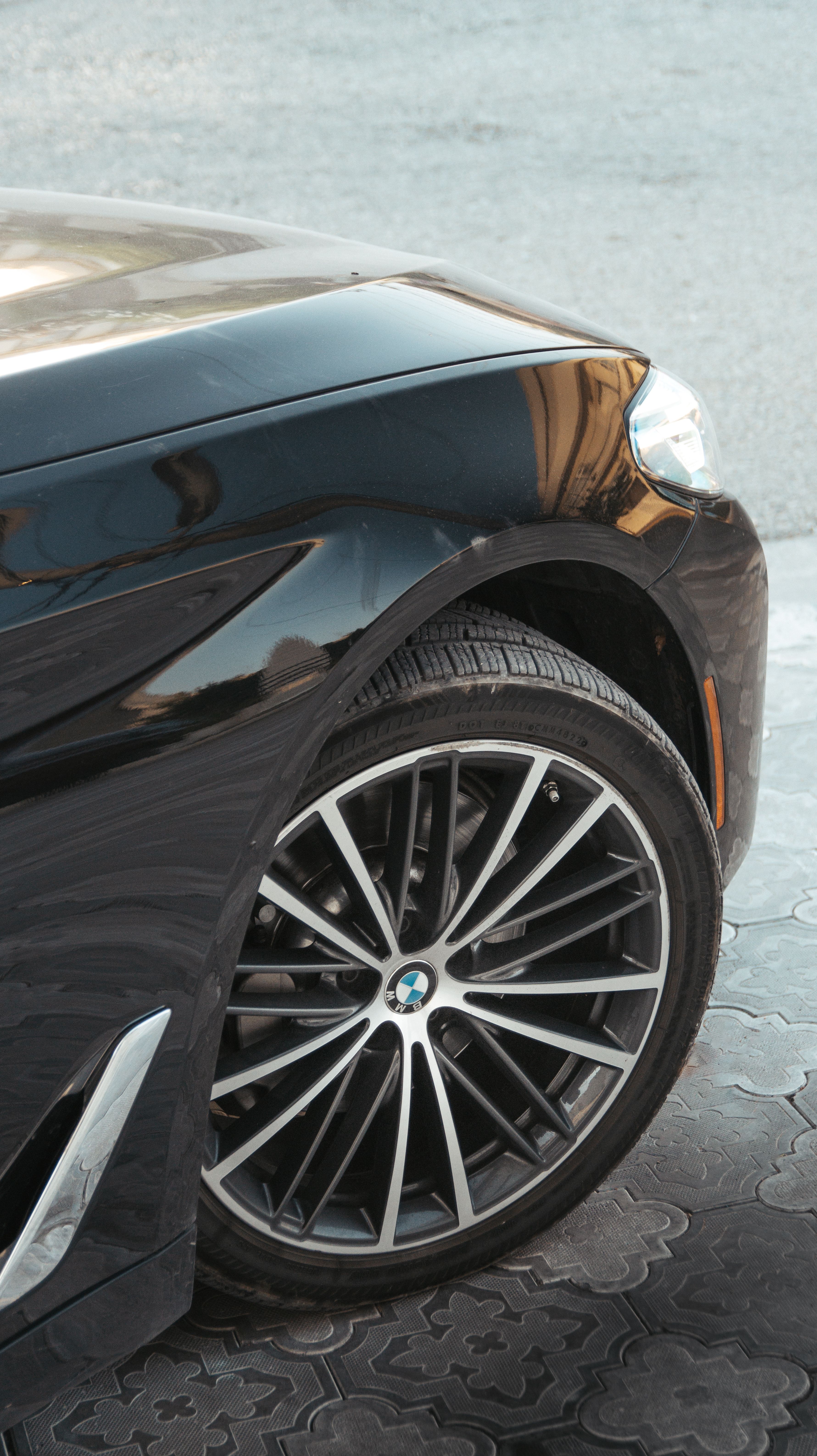 Close-up of Luxury Car Wheel and Body · Free Stock Photo