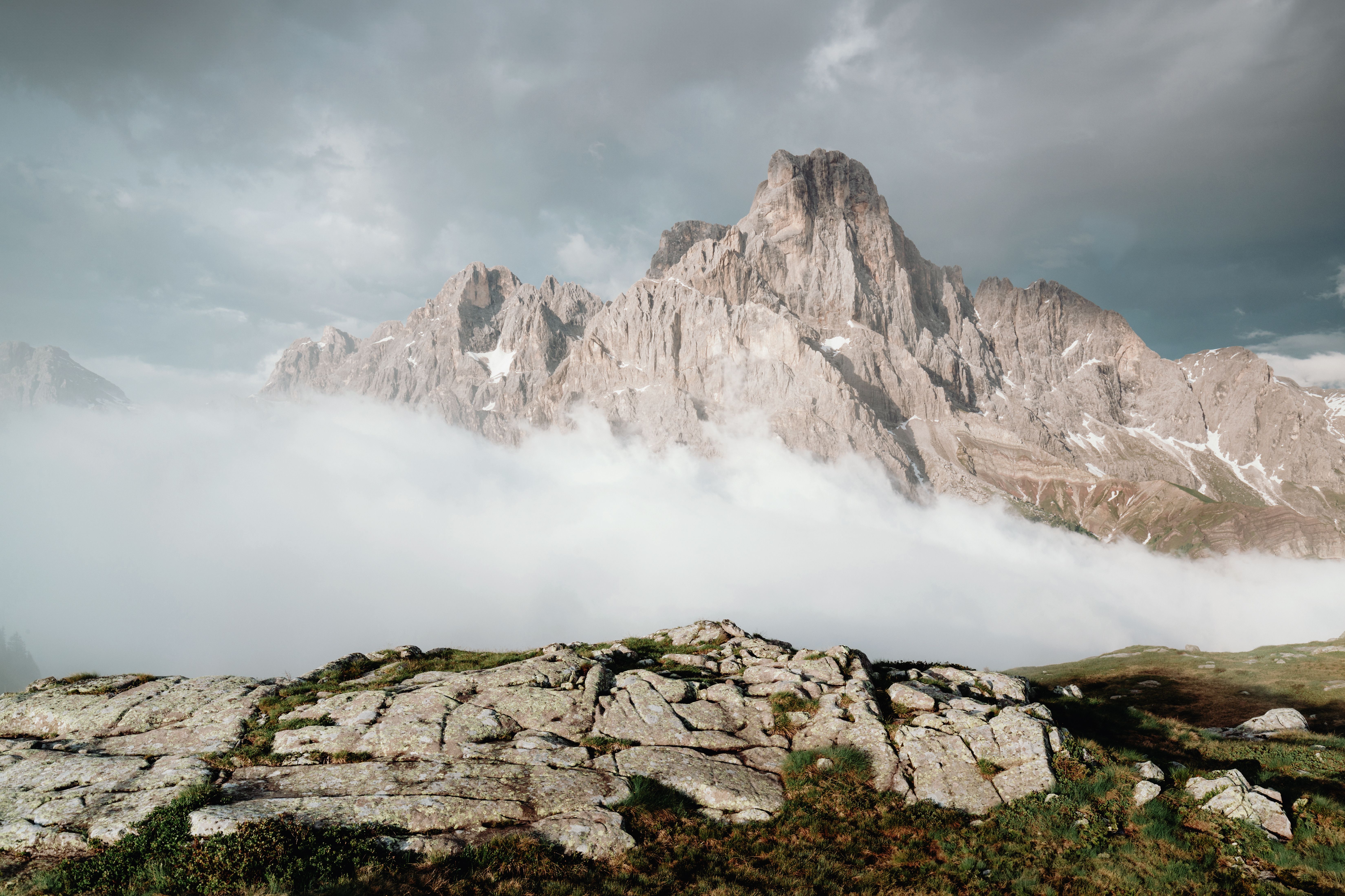 Clouds in a Mountain Valley · Free Stock Photo