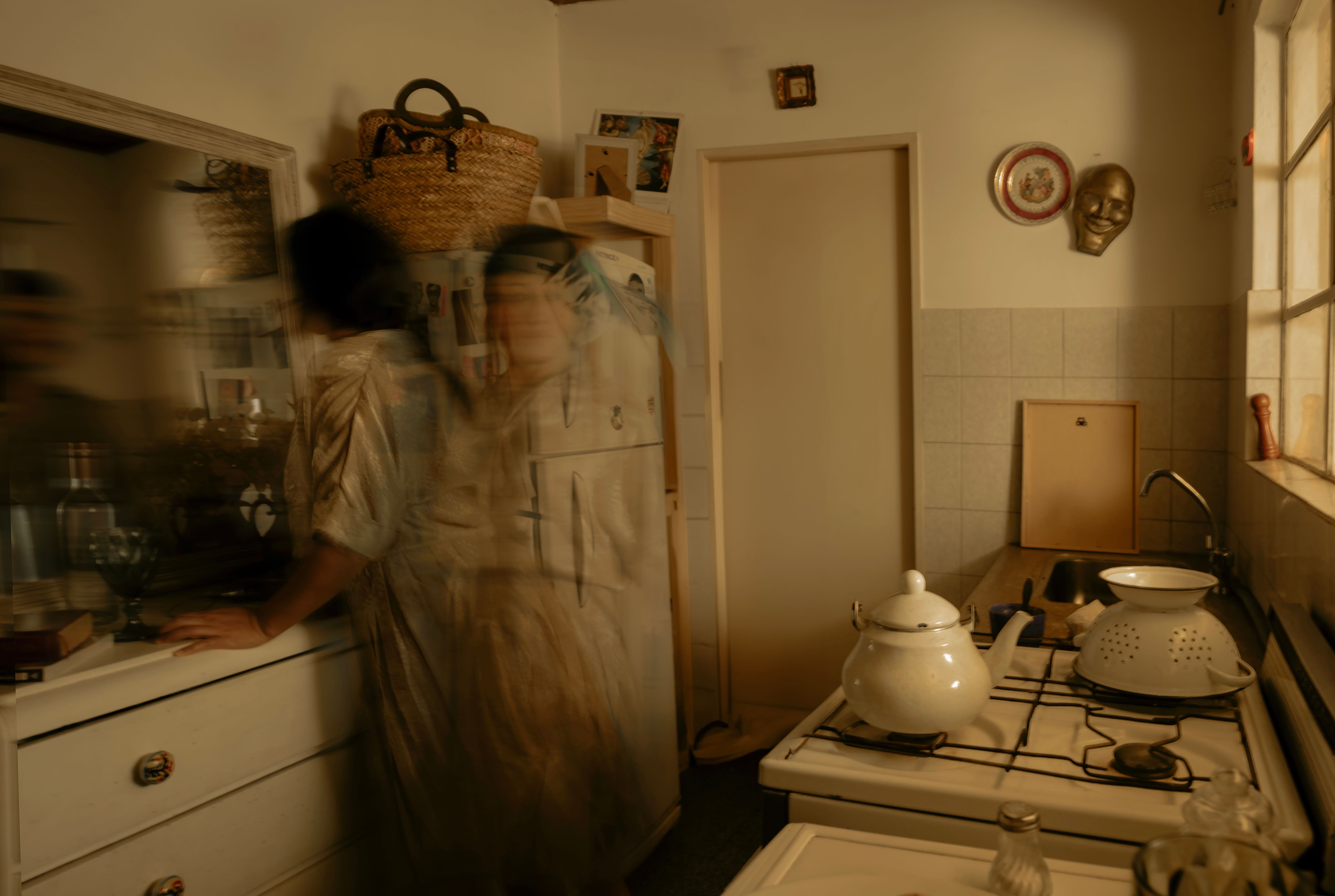 Gasfles naast een Spaans fornuis in een keuken zonder vast gasnet