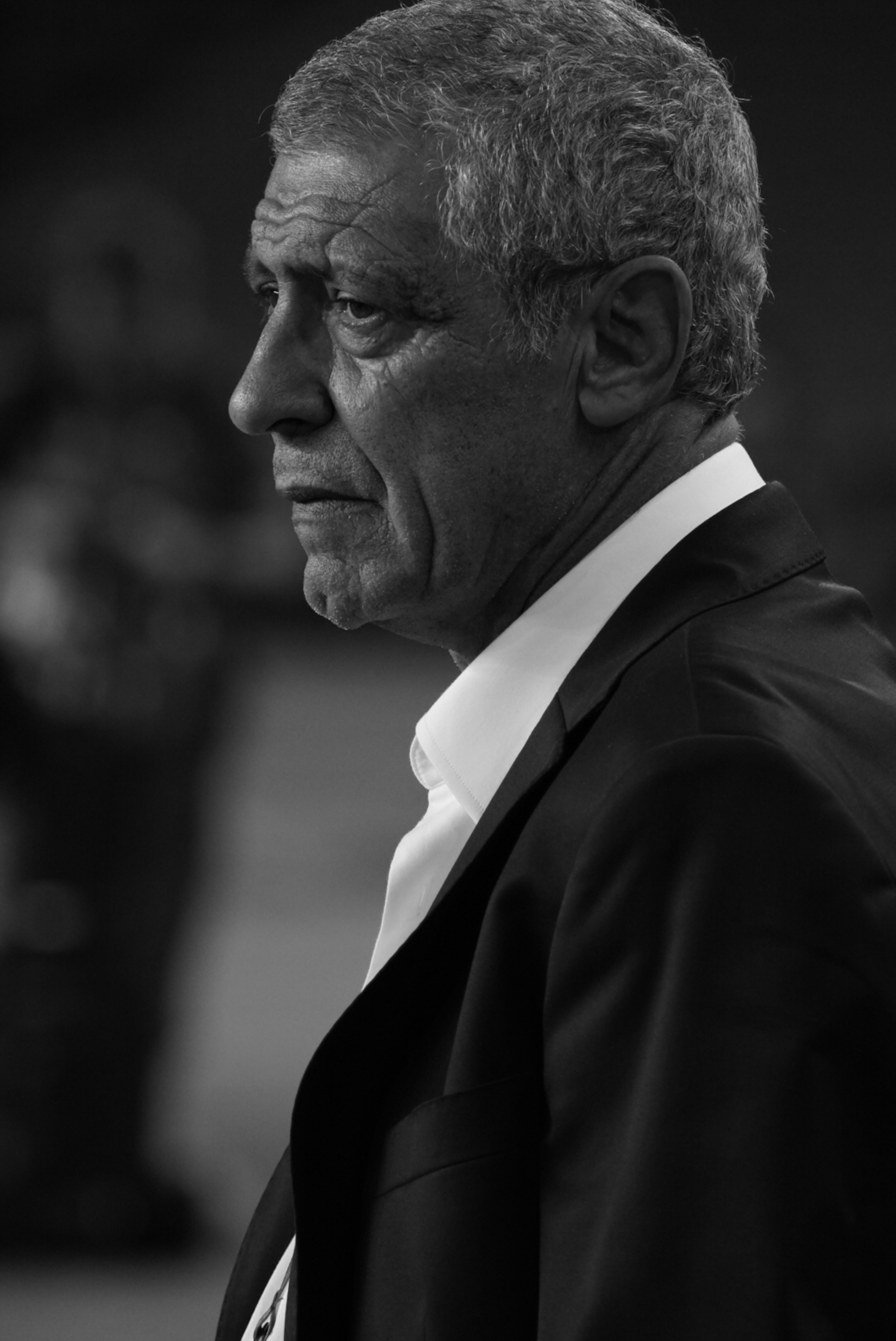 Gratuit Portret Monocrom Al Unui Bărbat în Vârstă Gânditor Fotografie de stoc