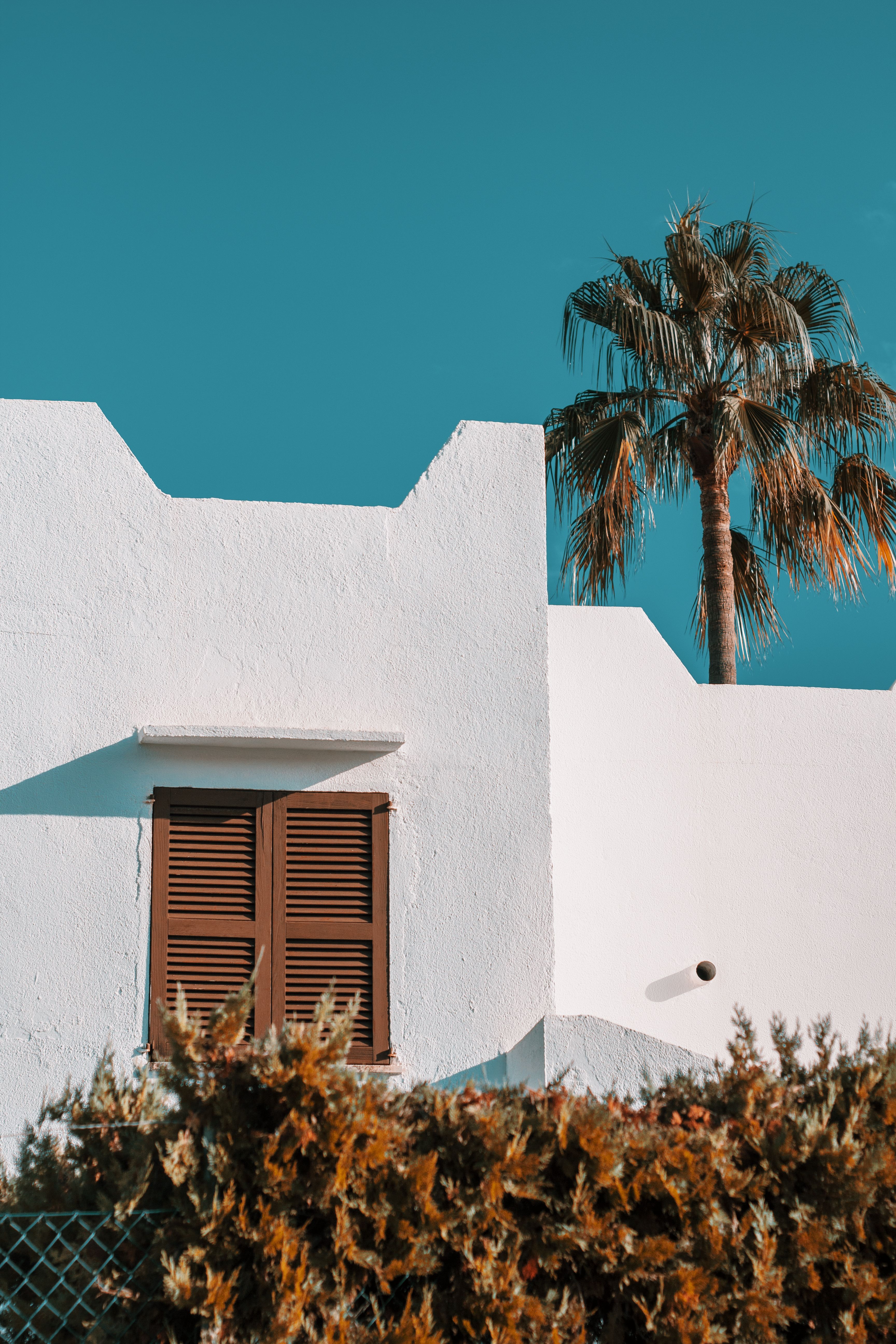 huis kopen mallorca aan zee met uitzicht op baai en woningen