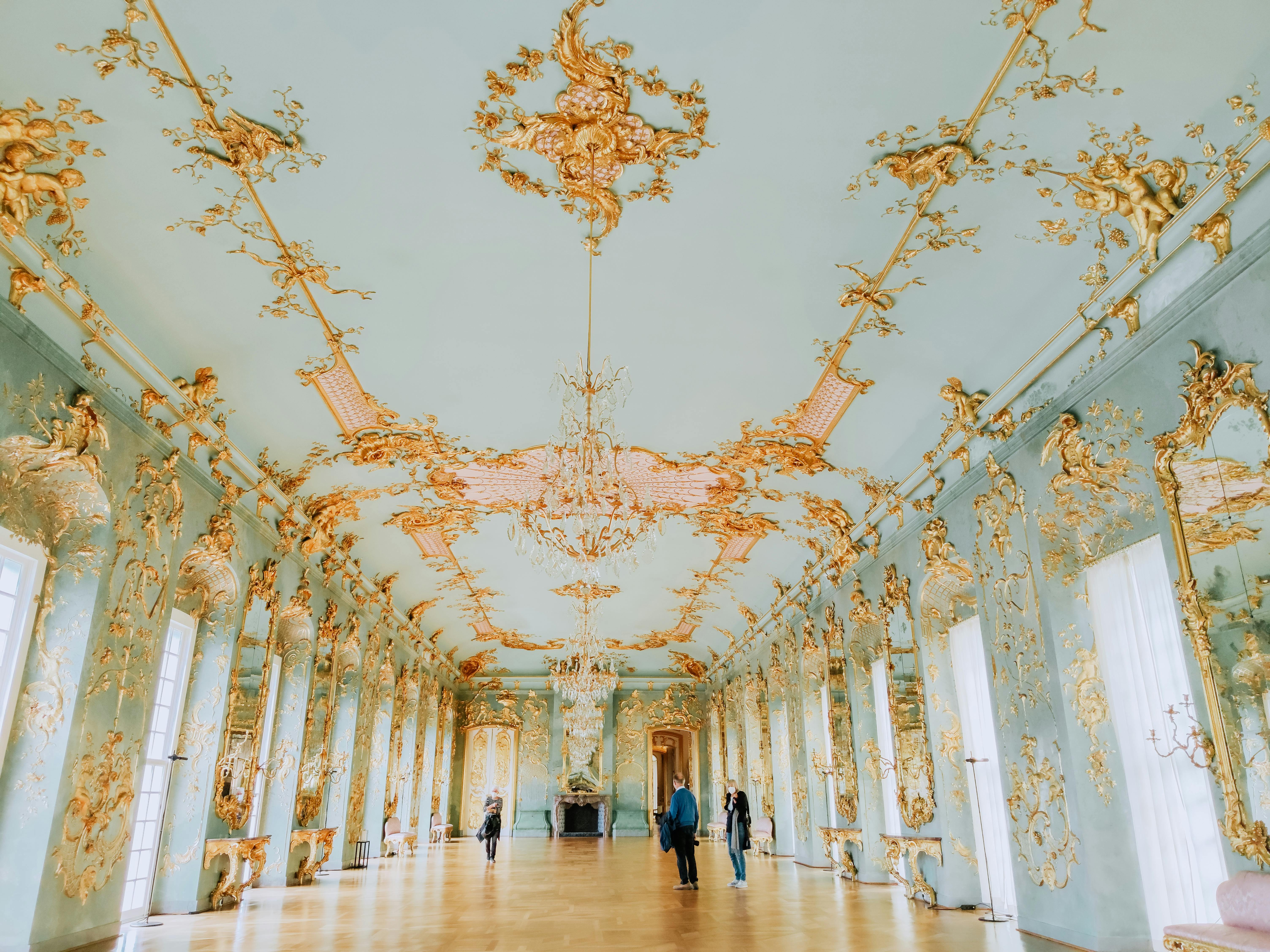 the palace of schloss neuschwanstein in germany