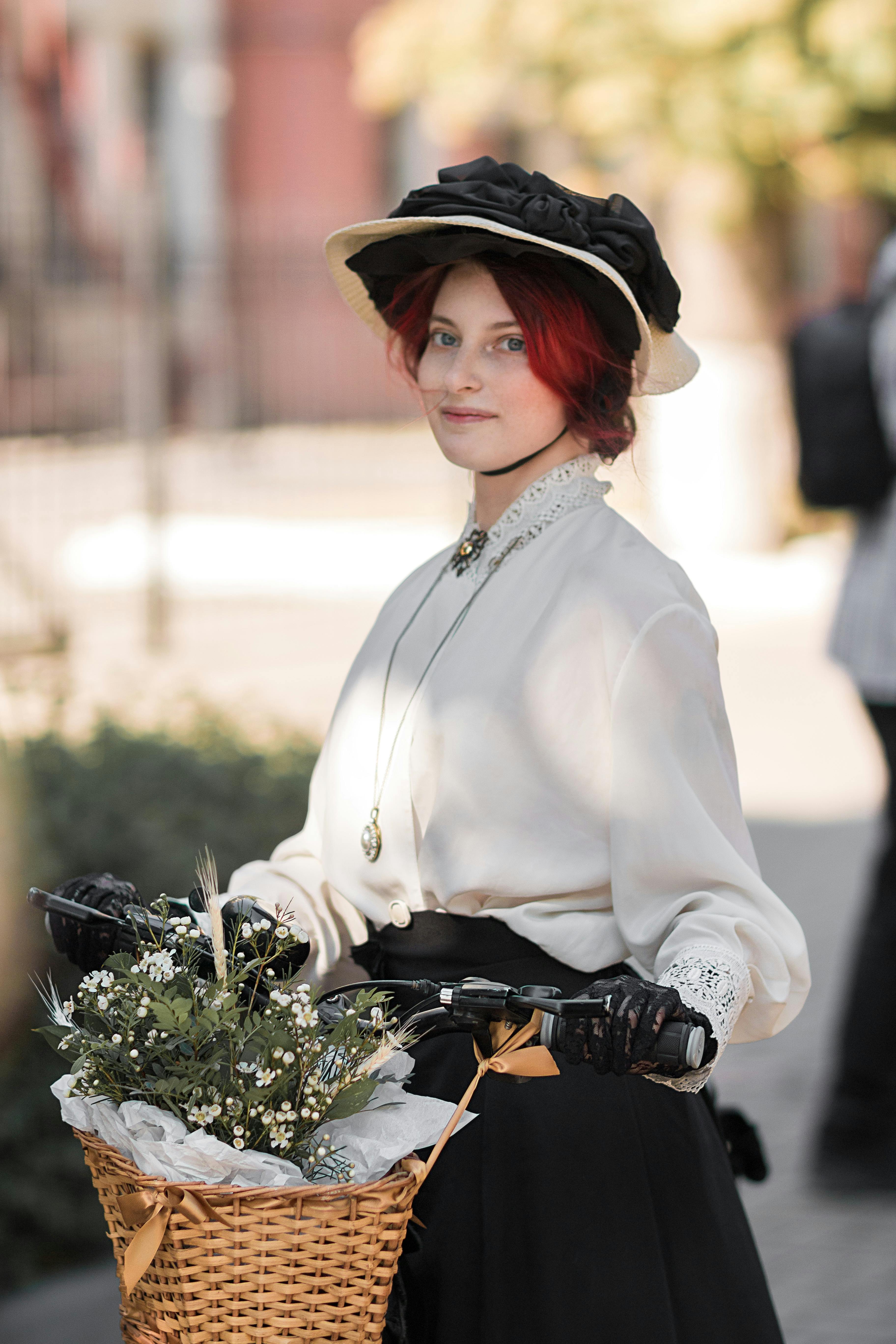 O tânără de 24 de ani încarcerată după răsturnarea mașinii, surprins de o cameră de bord.