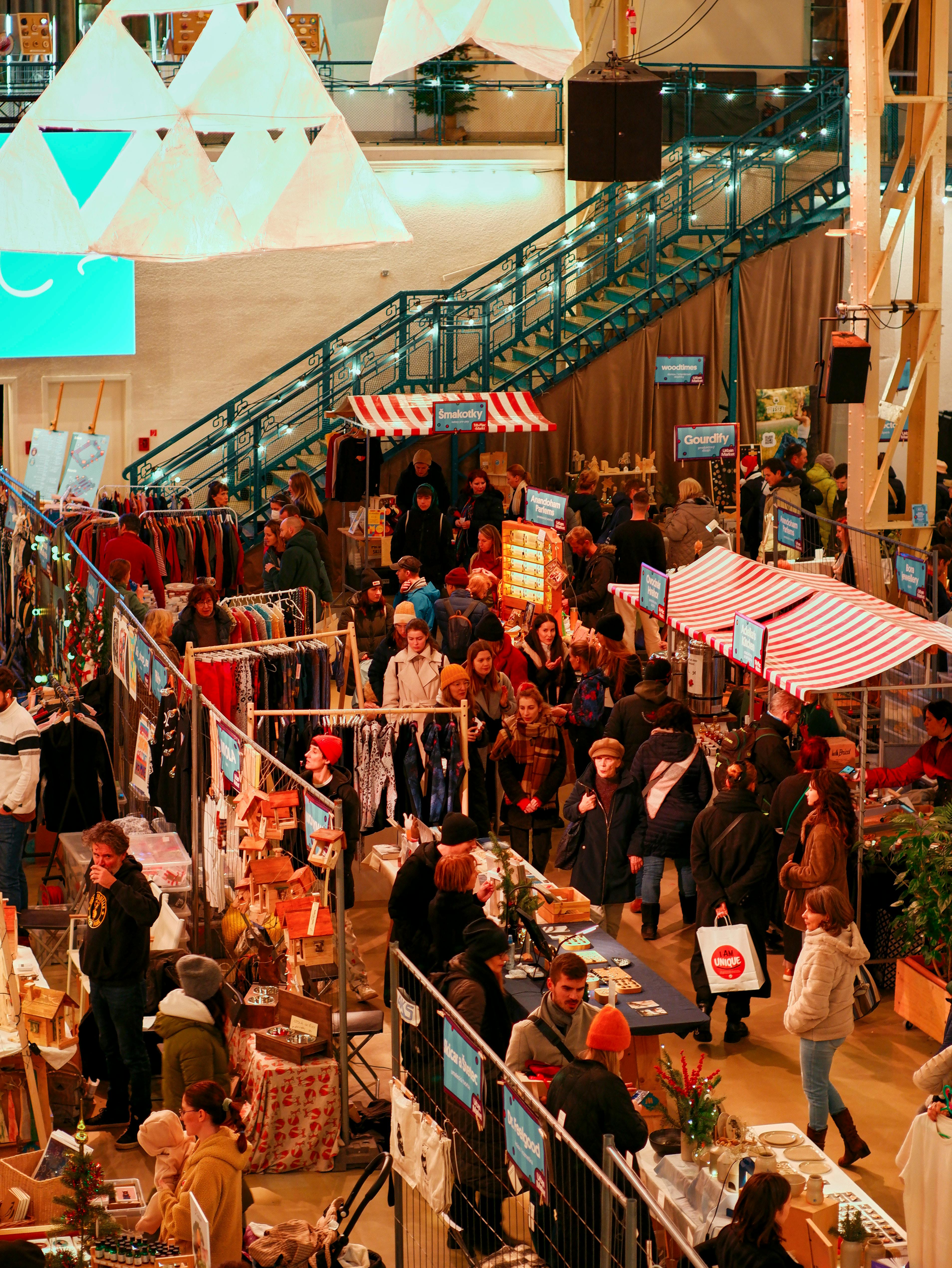 Târg de fermieri și artizani la Muzeul Țăranului, piețe de Crăciun în Sibiu și Craiova, concerte André Rieu la Cluj și alte evenimente