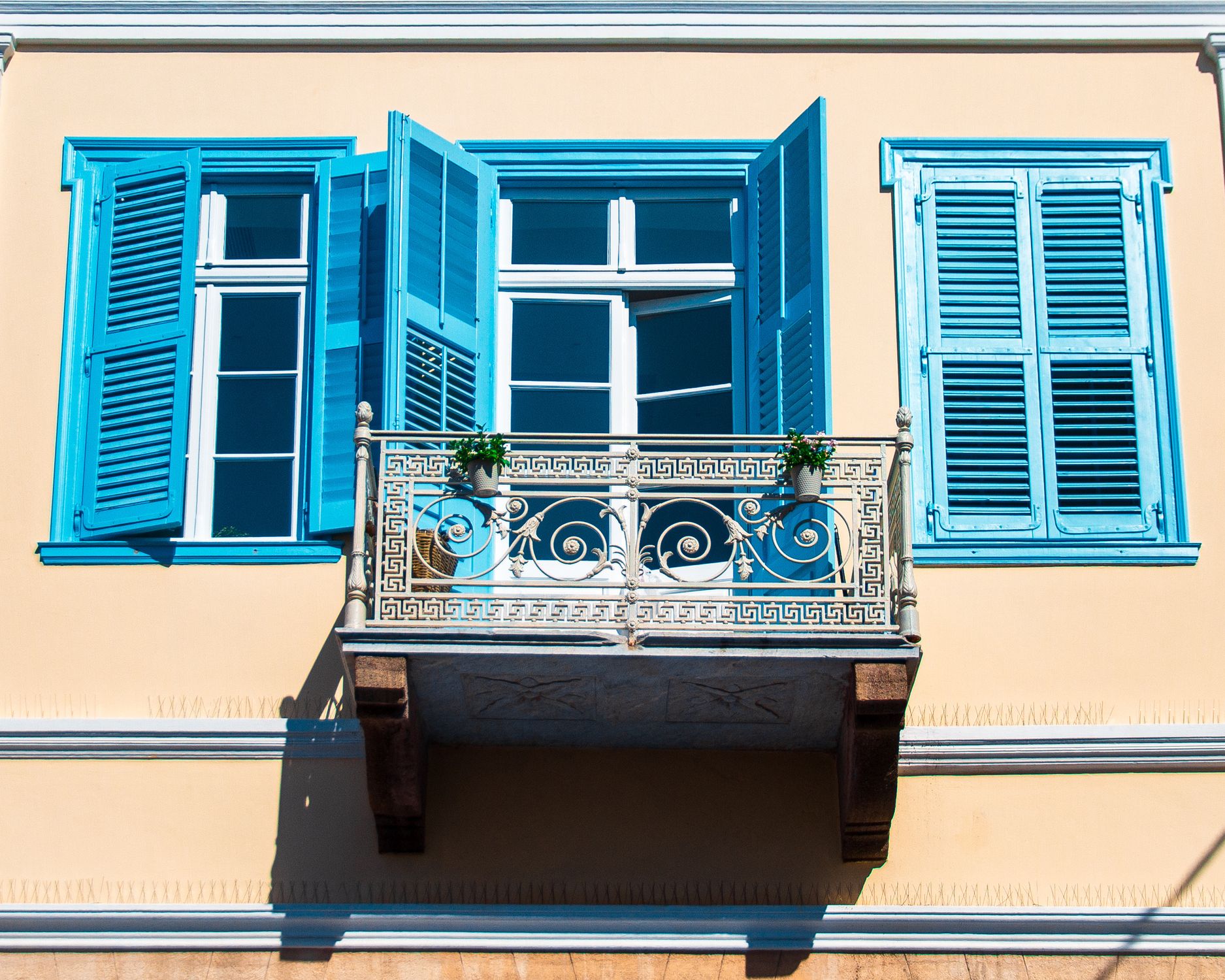 Balcony in Sunlight in House Building · Free Stock Photo