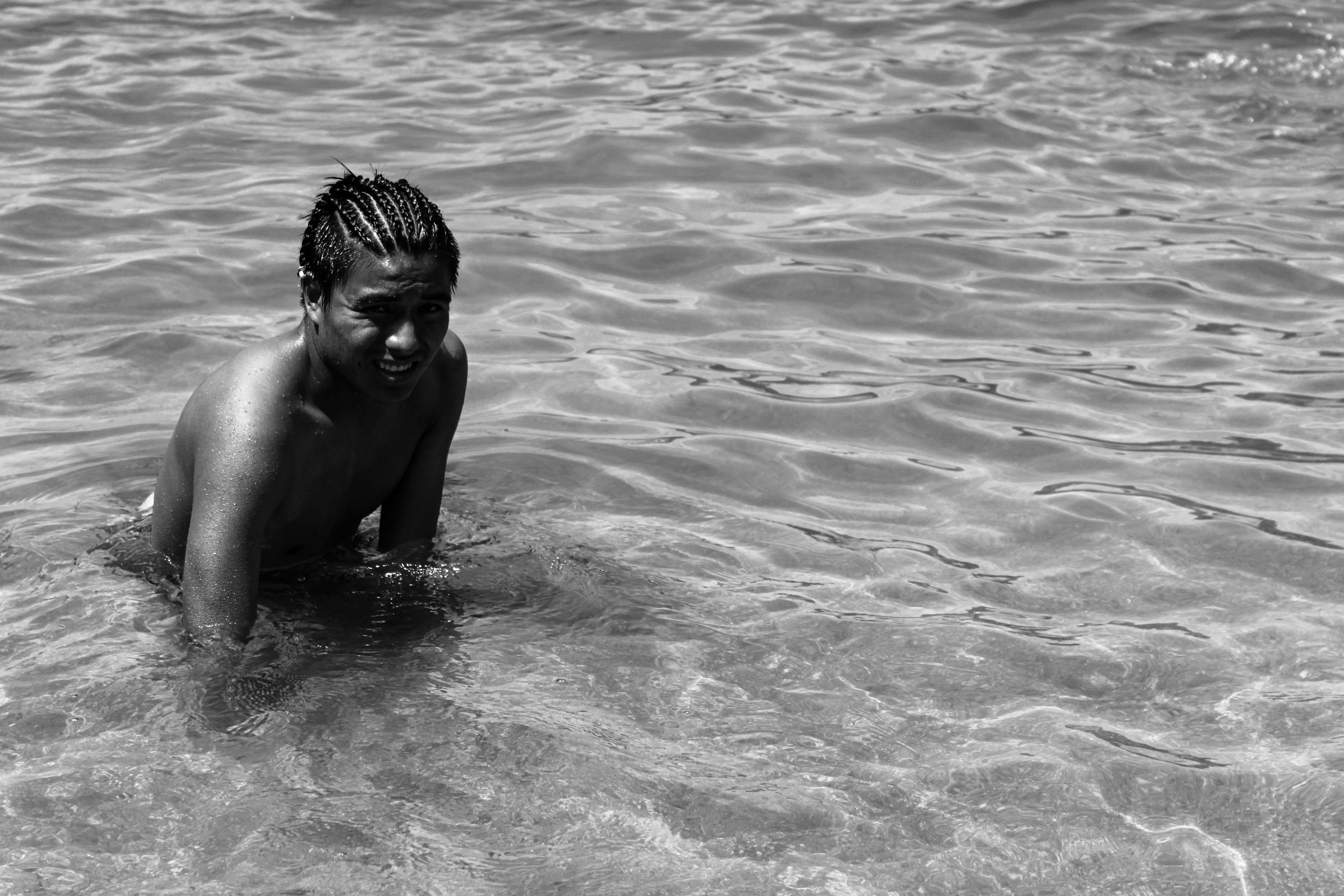 1-000-000-mecs-nus-a-la-plage-banque-d-images-et-photos-libres-de