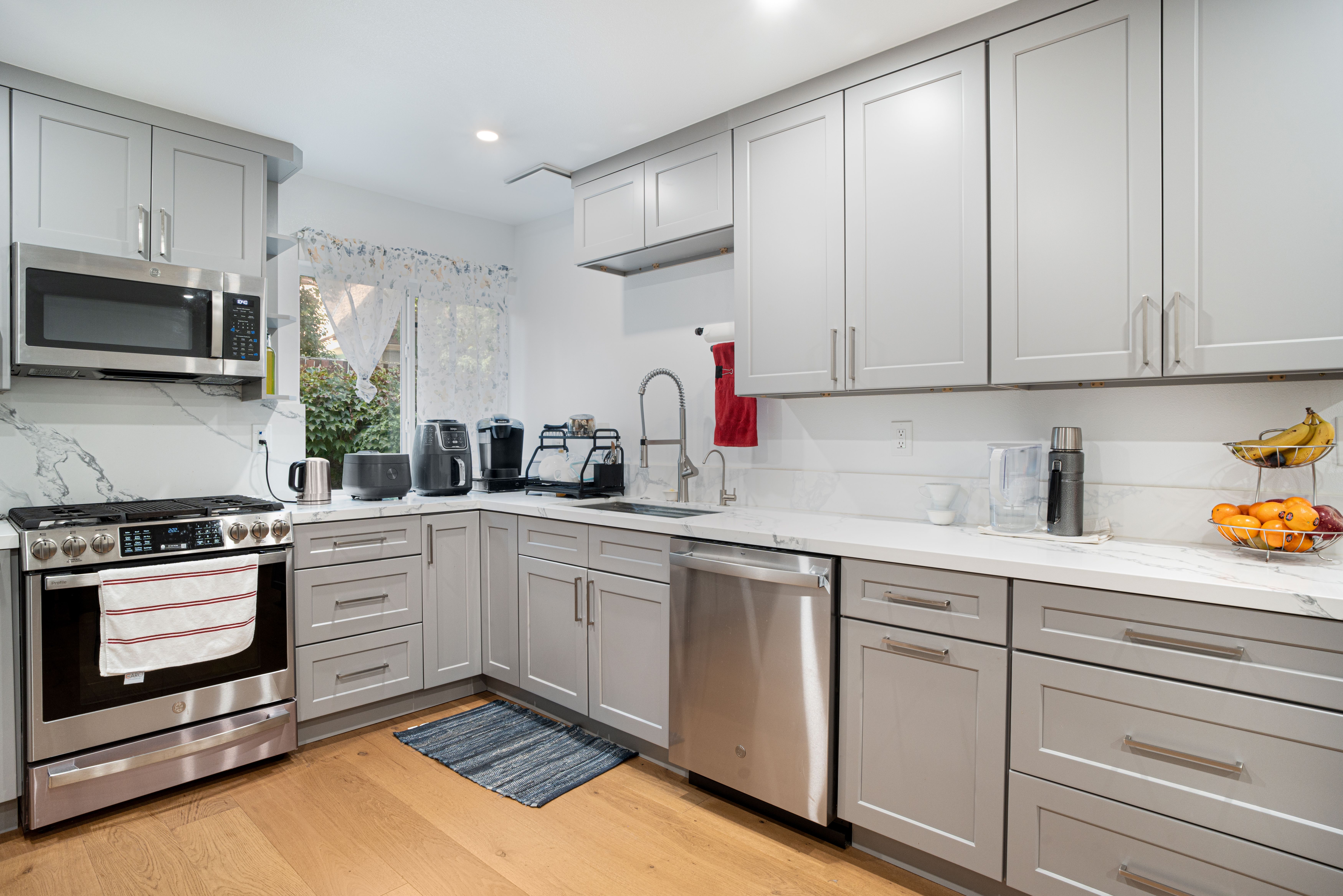 White Furniture in a Kitchen · Free Stock Photo