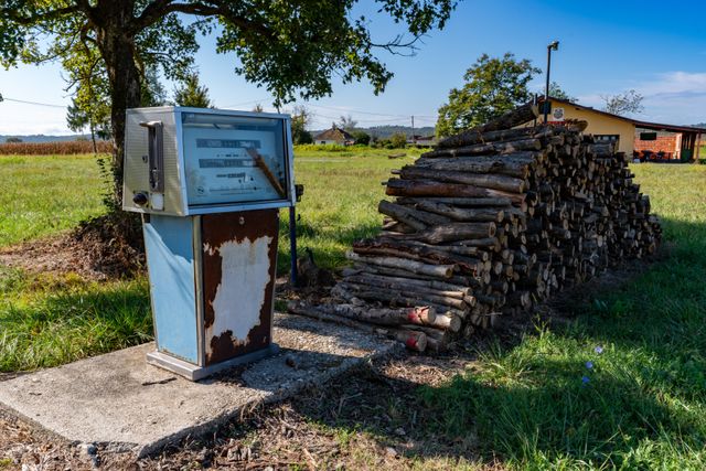 Carburants : 50 M€ d'aide aux communes rurales annoncée par Sébastien Lecornu