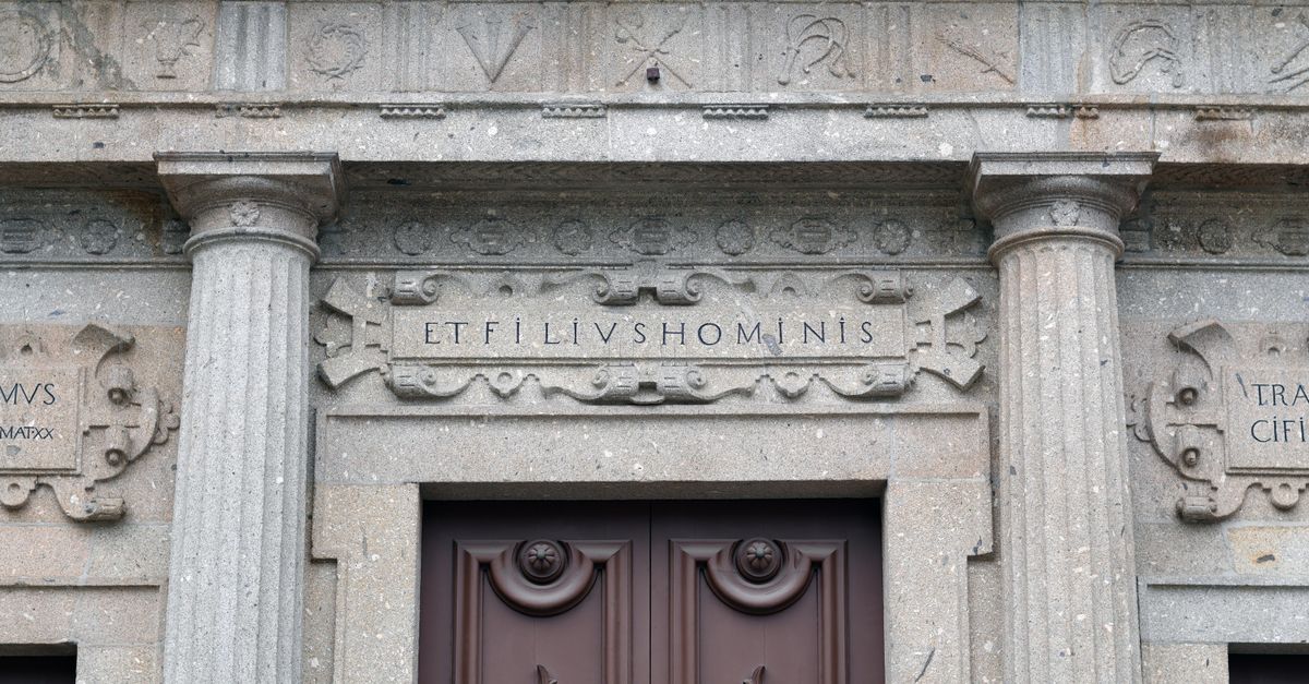 Building With Inscription Building Wall with Columns and Latin Inscription · Free Stock Photo