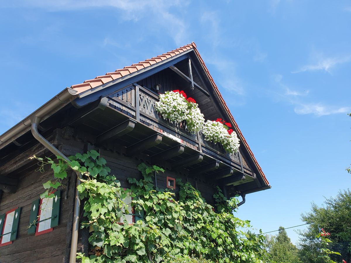 What Separates a Summer House From a Garden Room