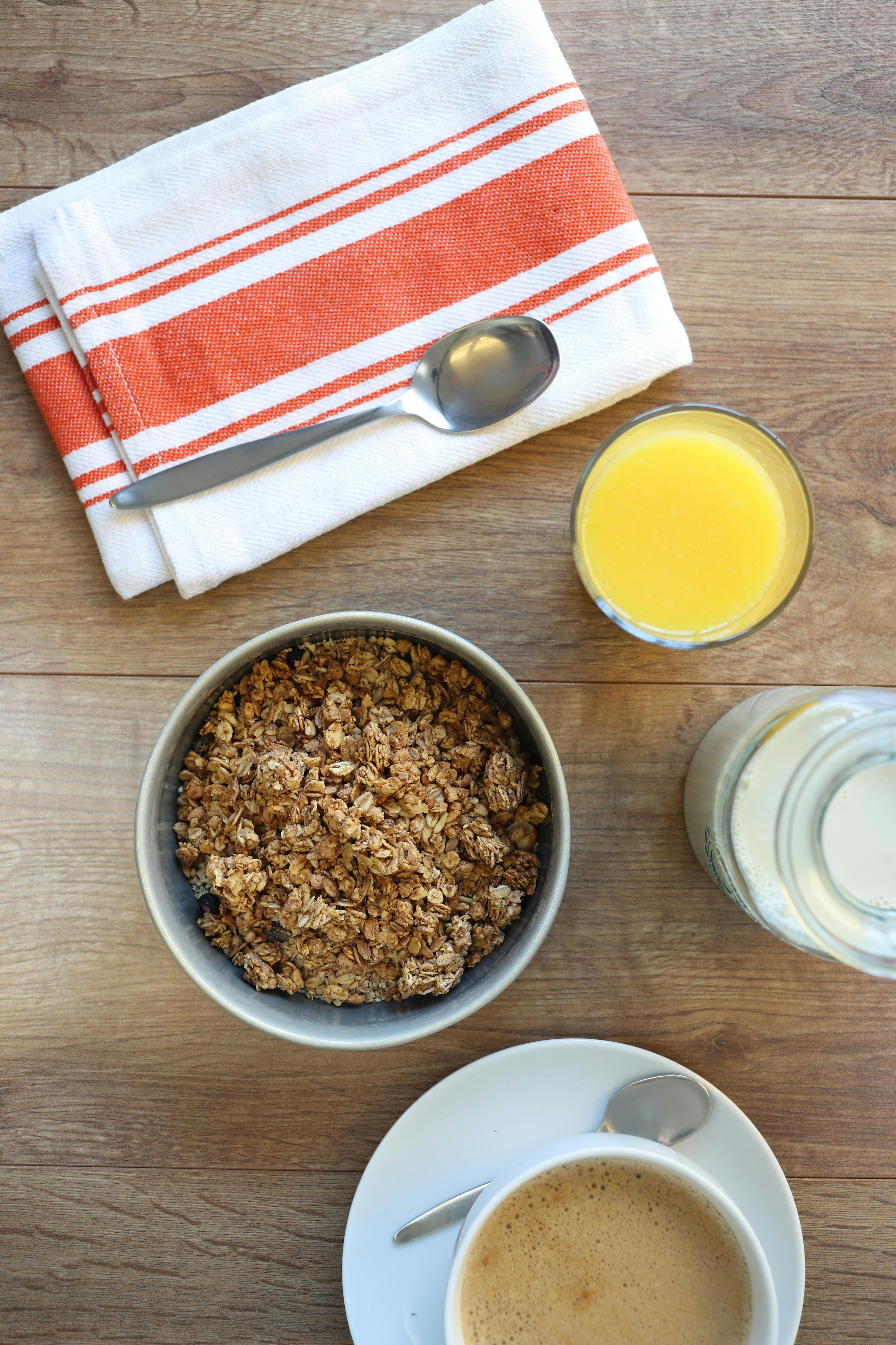 бесплатная Бесплатное стоковое фото с drinkware, kafe, апельсиновый сок Стоковое фото