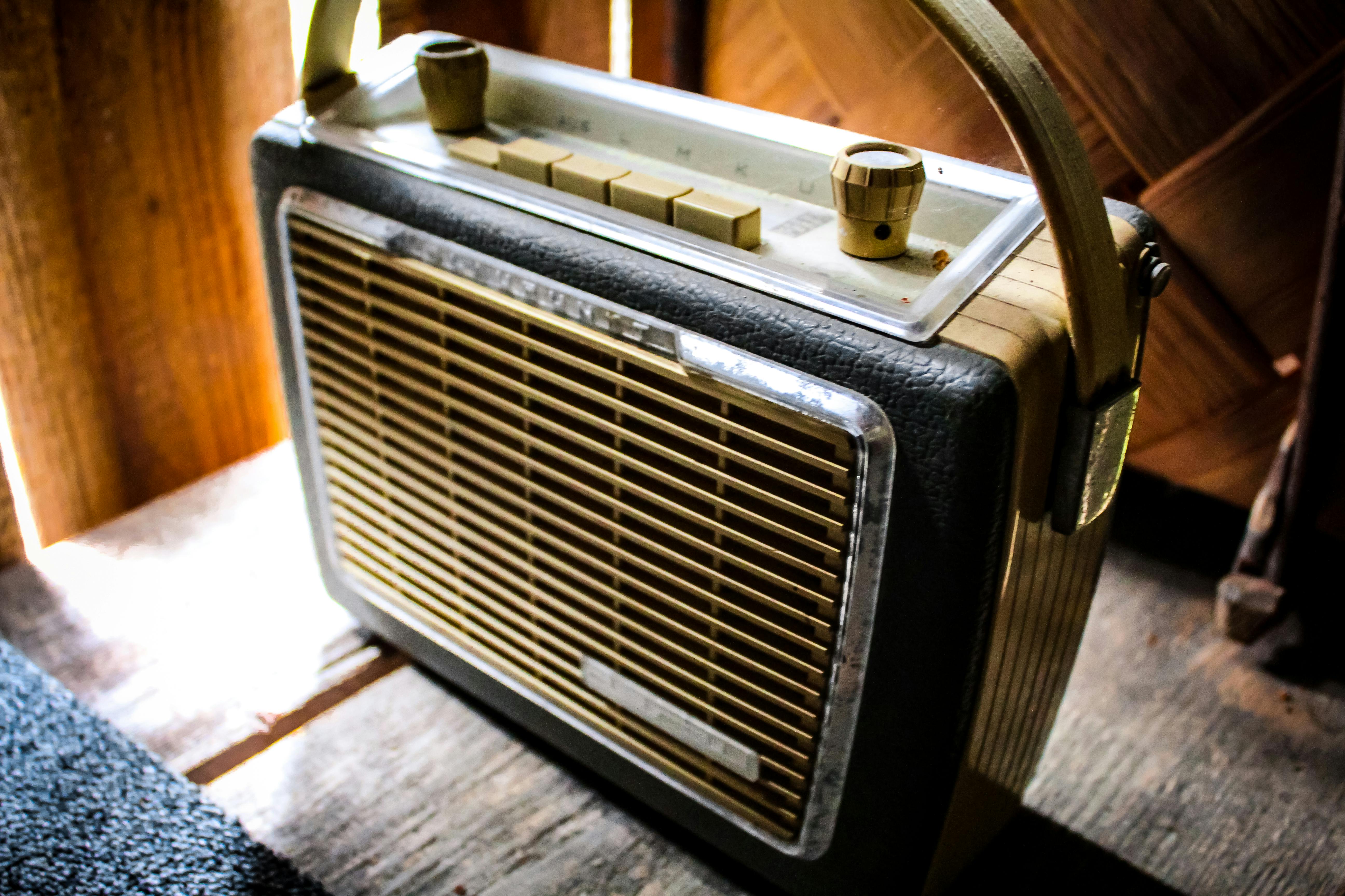 kostenloses foto zum thema alte radios antik antiquität