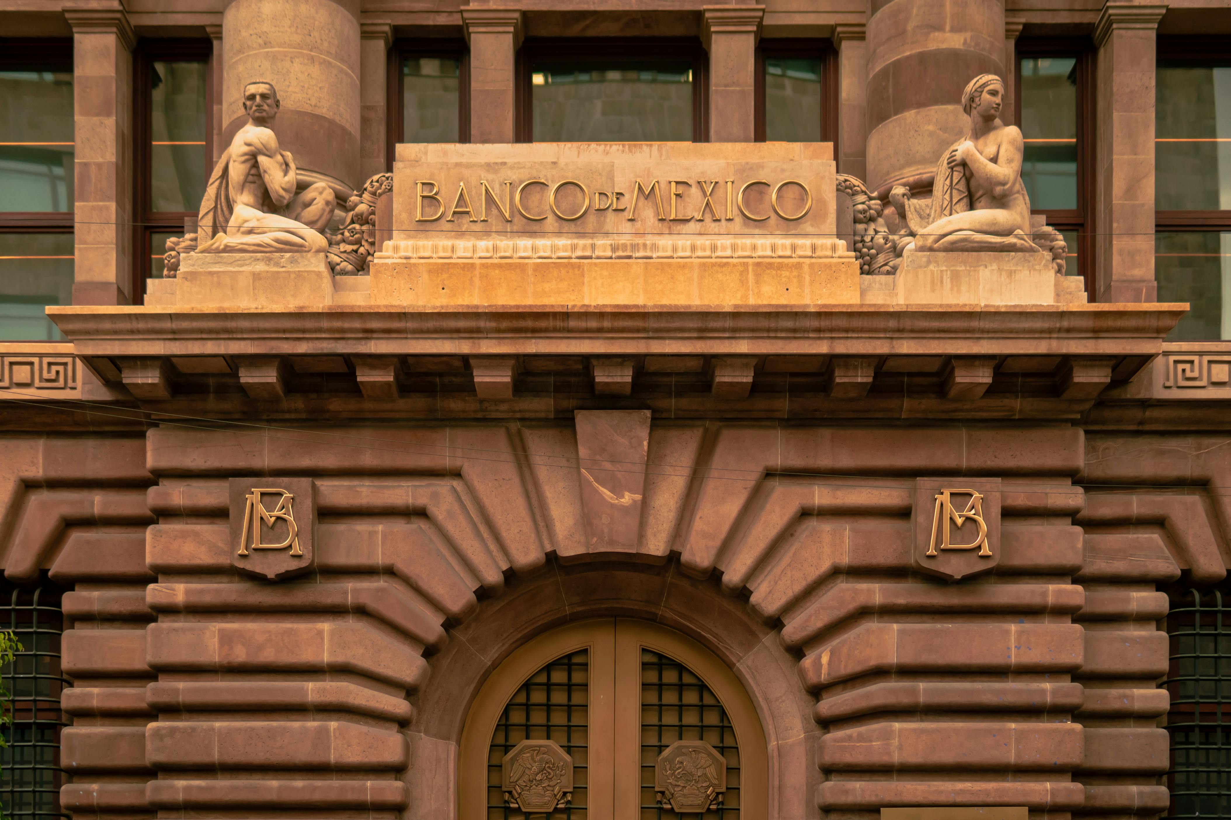 A building with a large sign that says bank of america