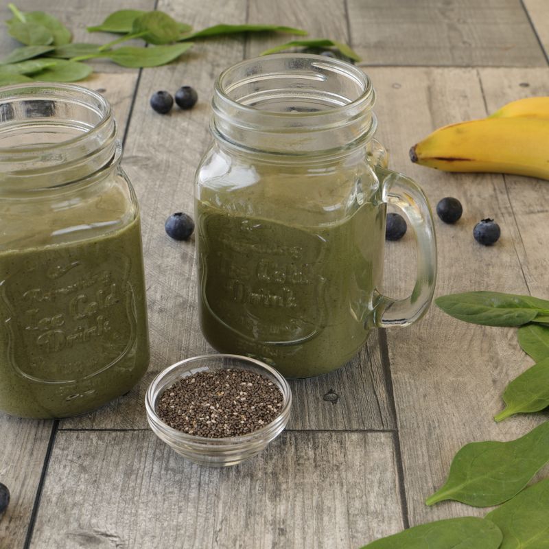 Green Spinach Smoothie with Pineapple and Chia