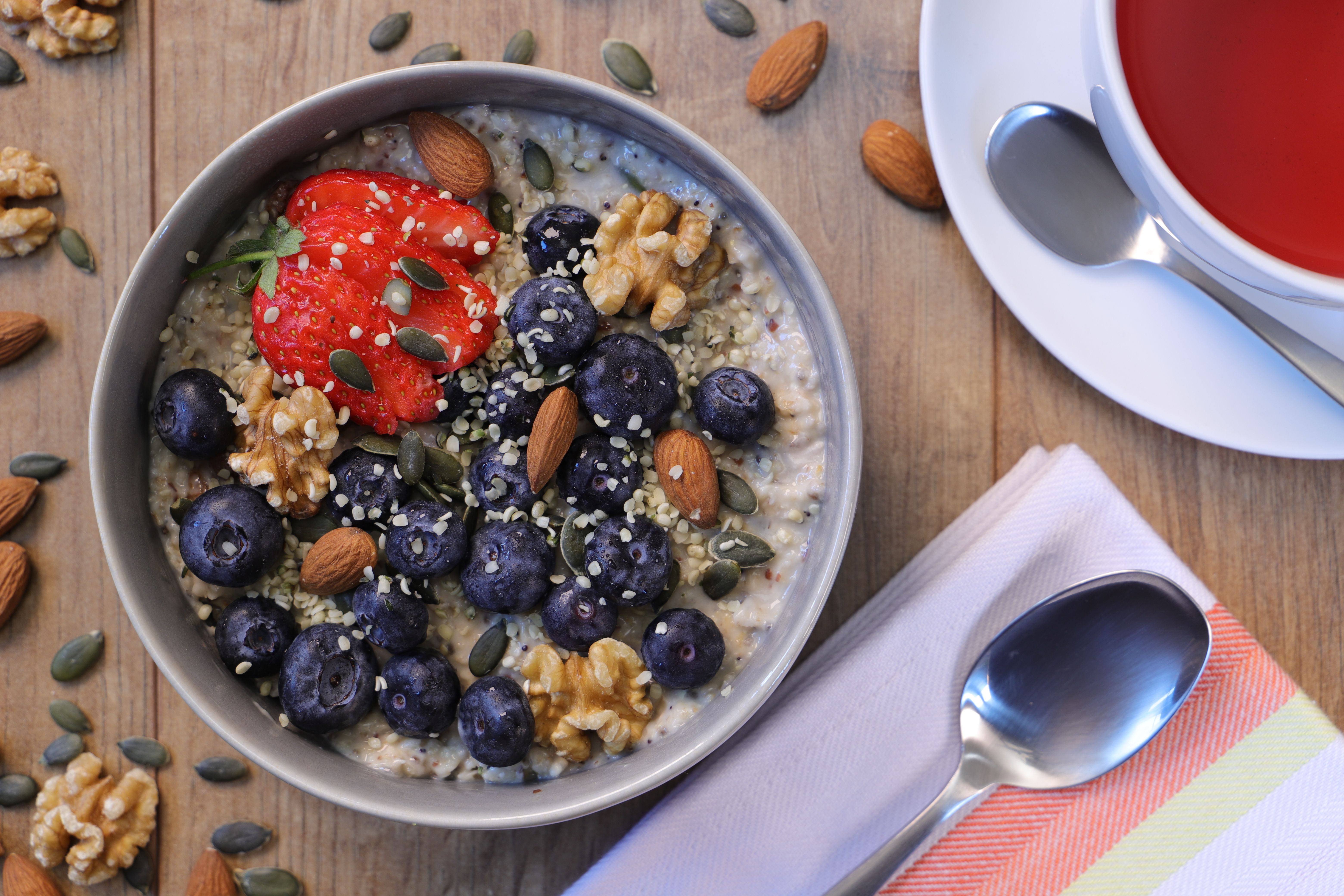 Protein oatmeal with nut butter and milk