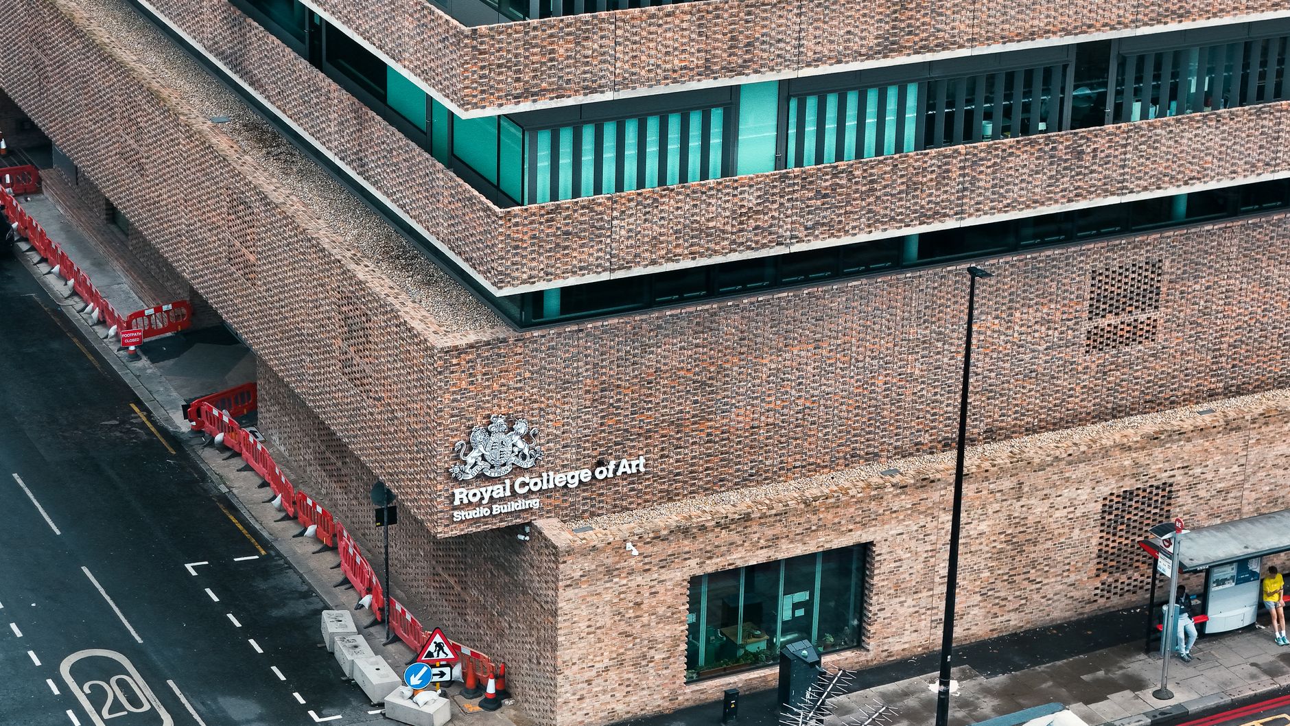 Studio Nicholson|ロンドン×日本が生む建築的 - 創業背景と創始者の哲学とは?