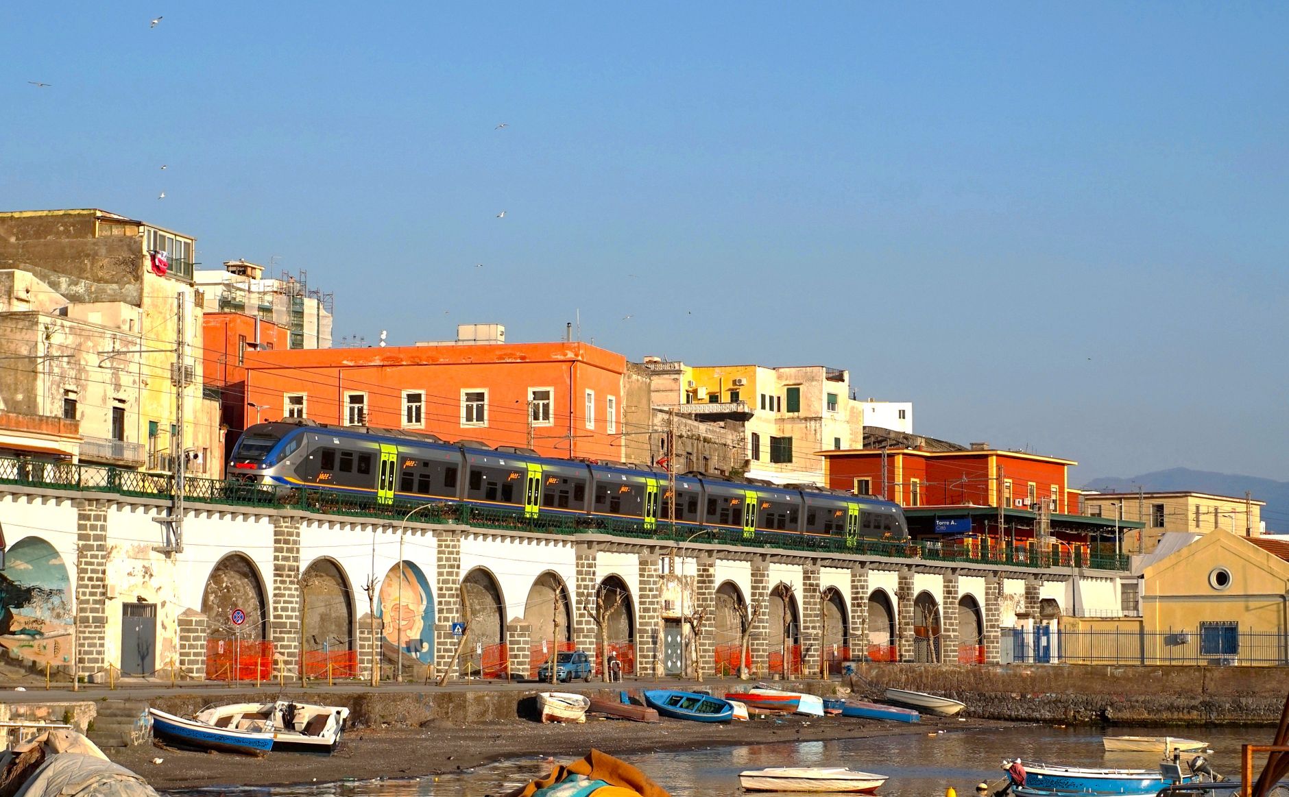 Italian regionale train