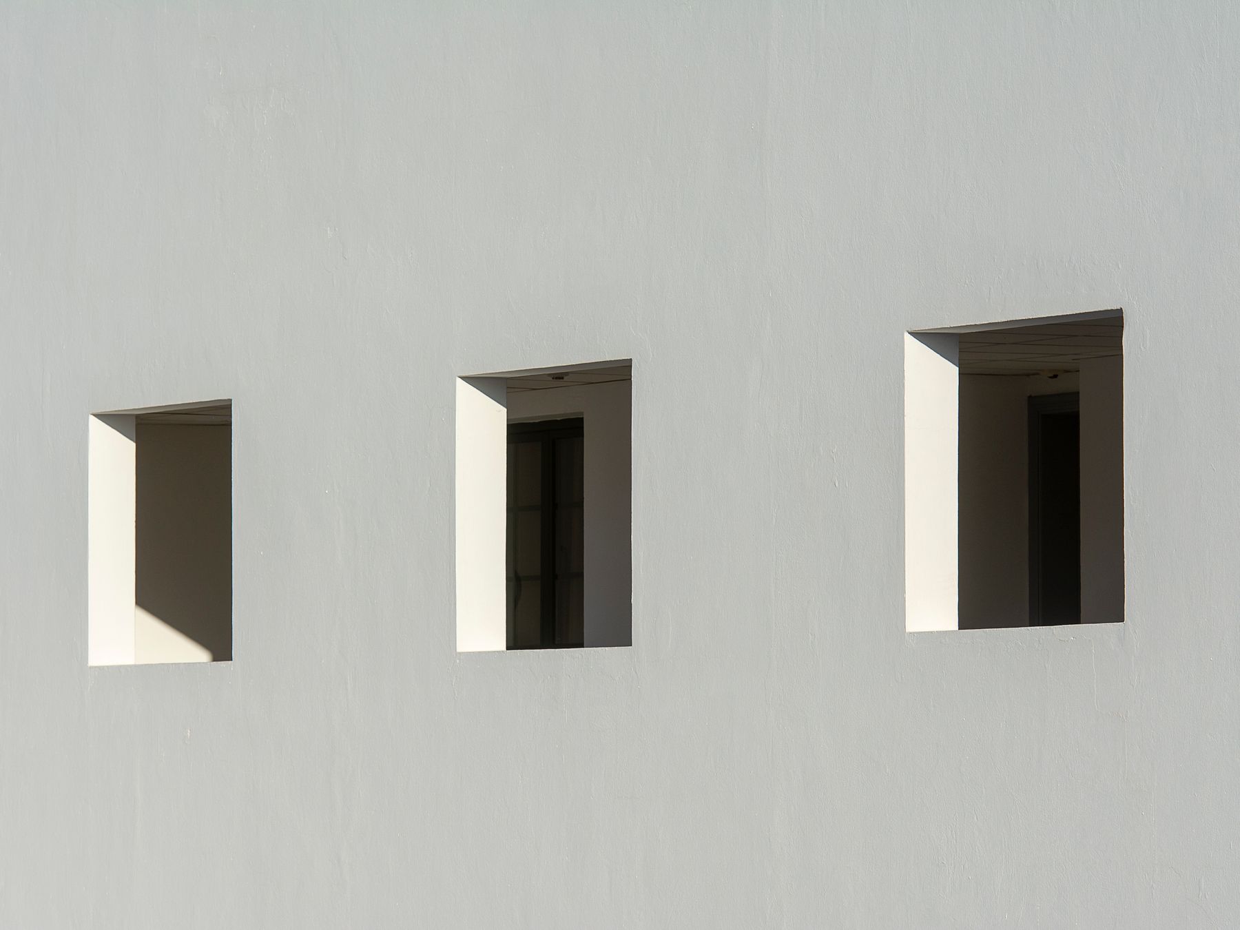 Painters and Decorators in Mill Hill — woodwork brushed to a crisp, smooth line