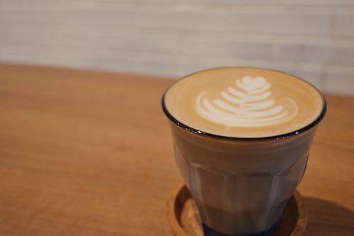 Kostenloses Stock Foto zu heißer kaffee, kaffee, kaffee trinken
