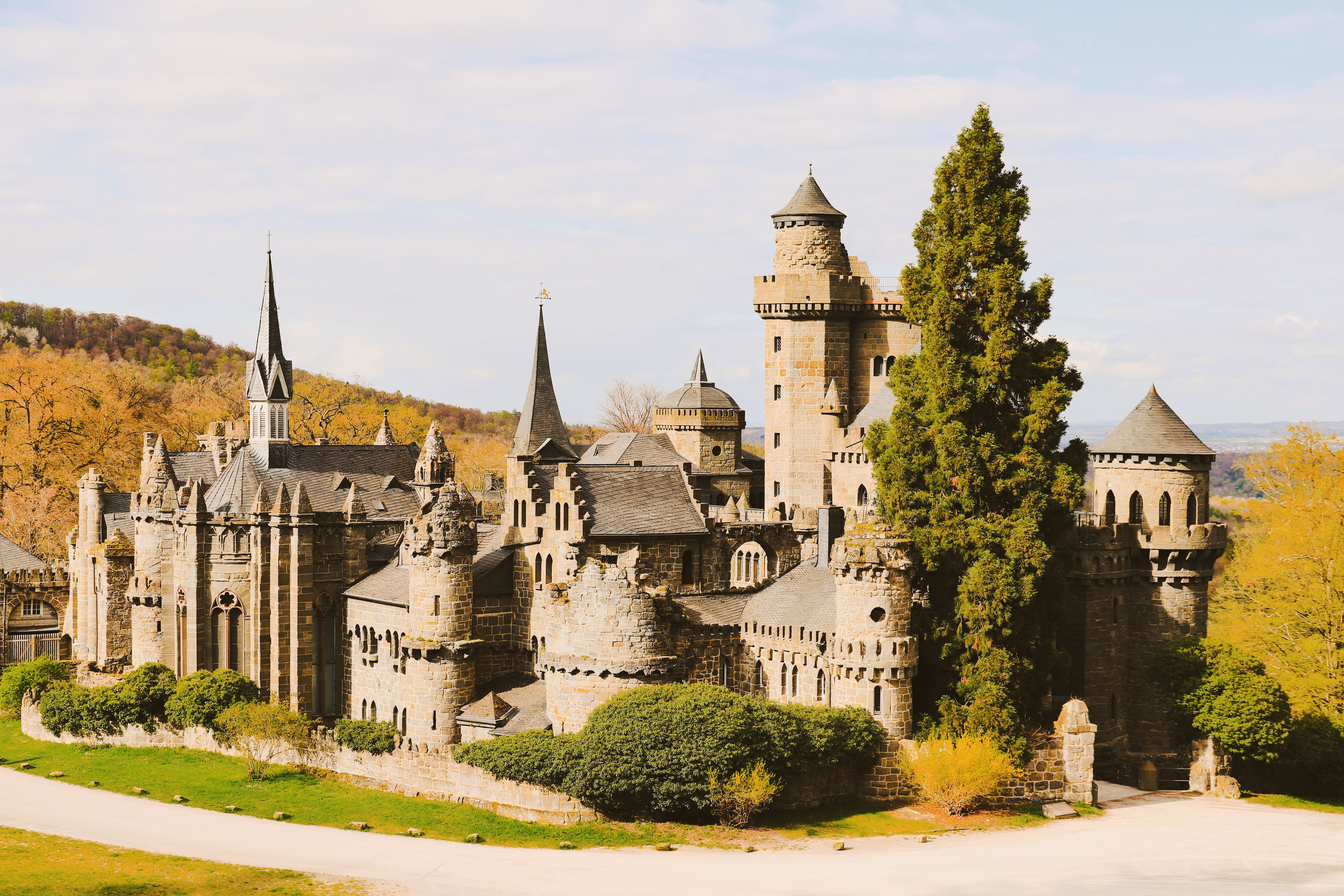 DIY-Castlecore-Deko: 5 kreative Ideen für ein Schloss-Feeling — Material-Übersicht
