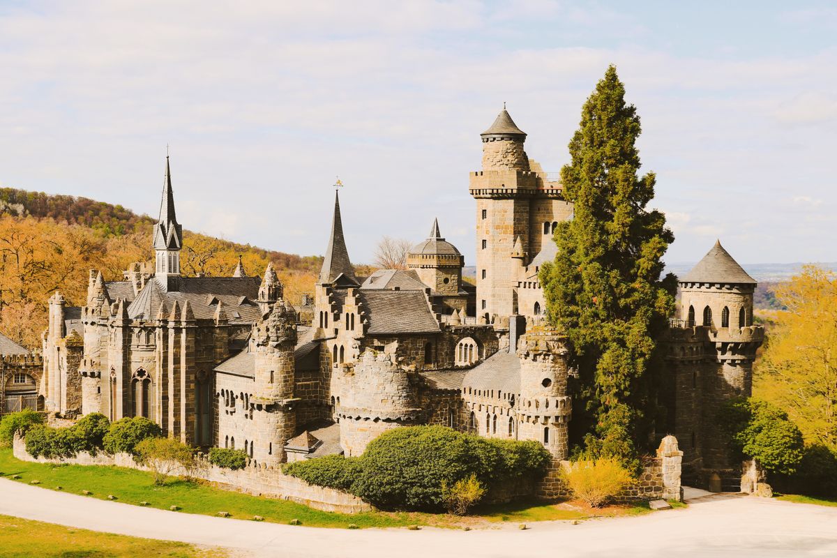 DIY-Castlecore-Deko: 5 kreative Ideen für ein Schloss-Feeling — Material-Übersicht