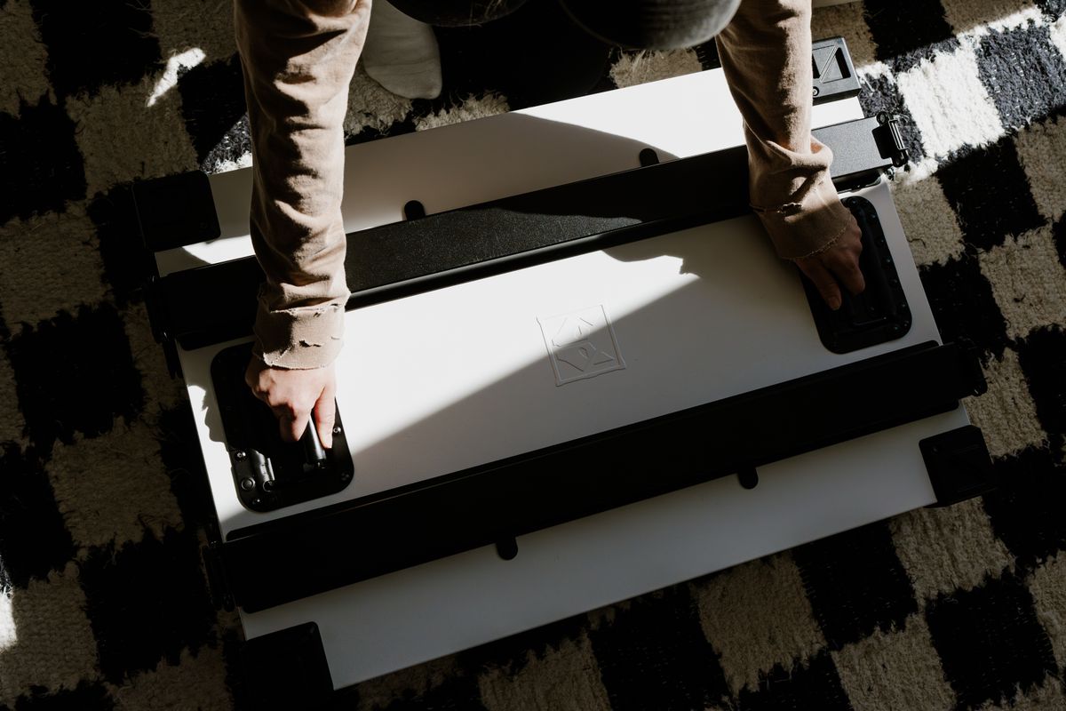 flat moves in Clophill — Flat Moves in Clophill — the working end of the job