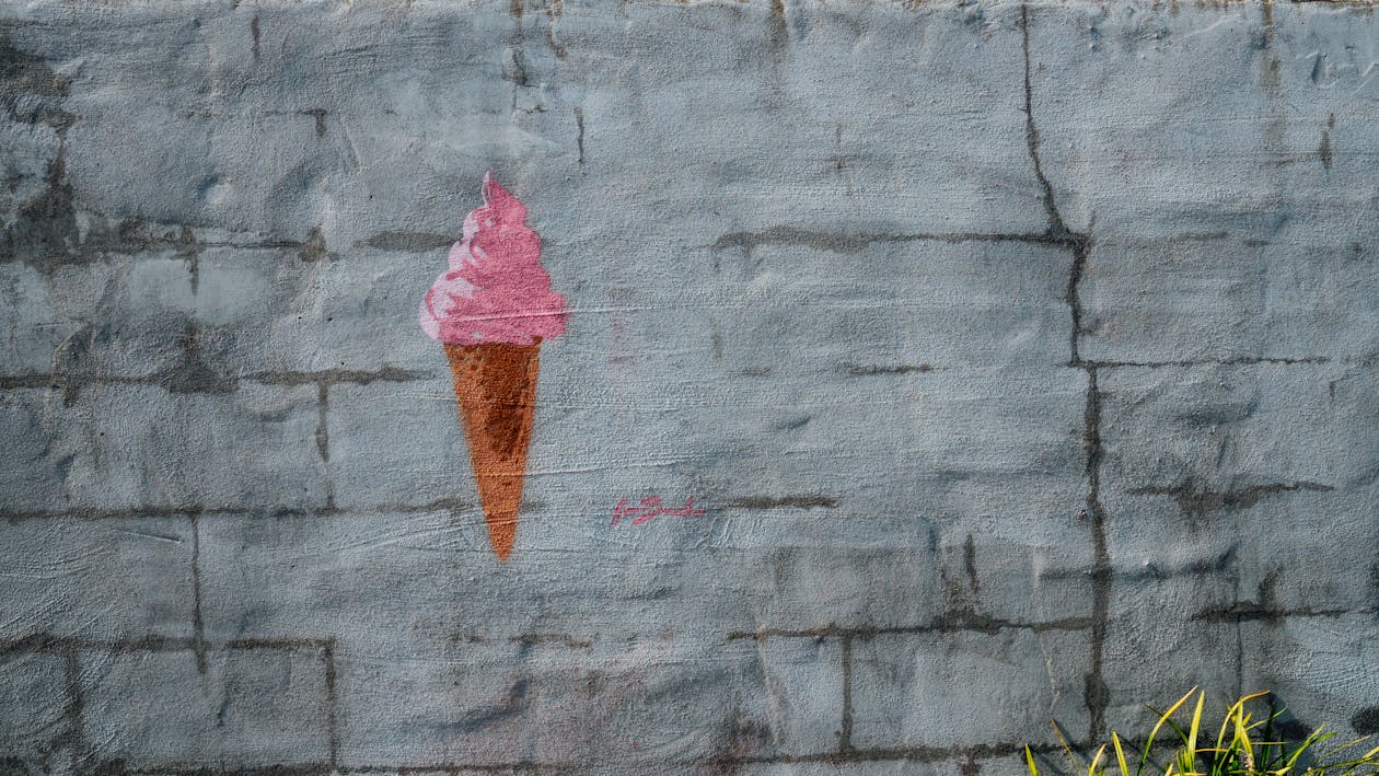 粉色和棕色冰淇淋圖