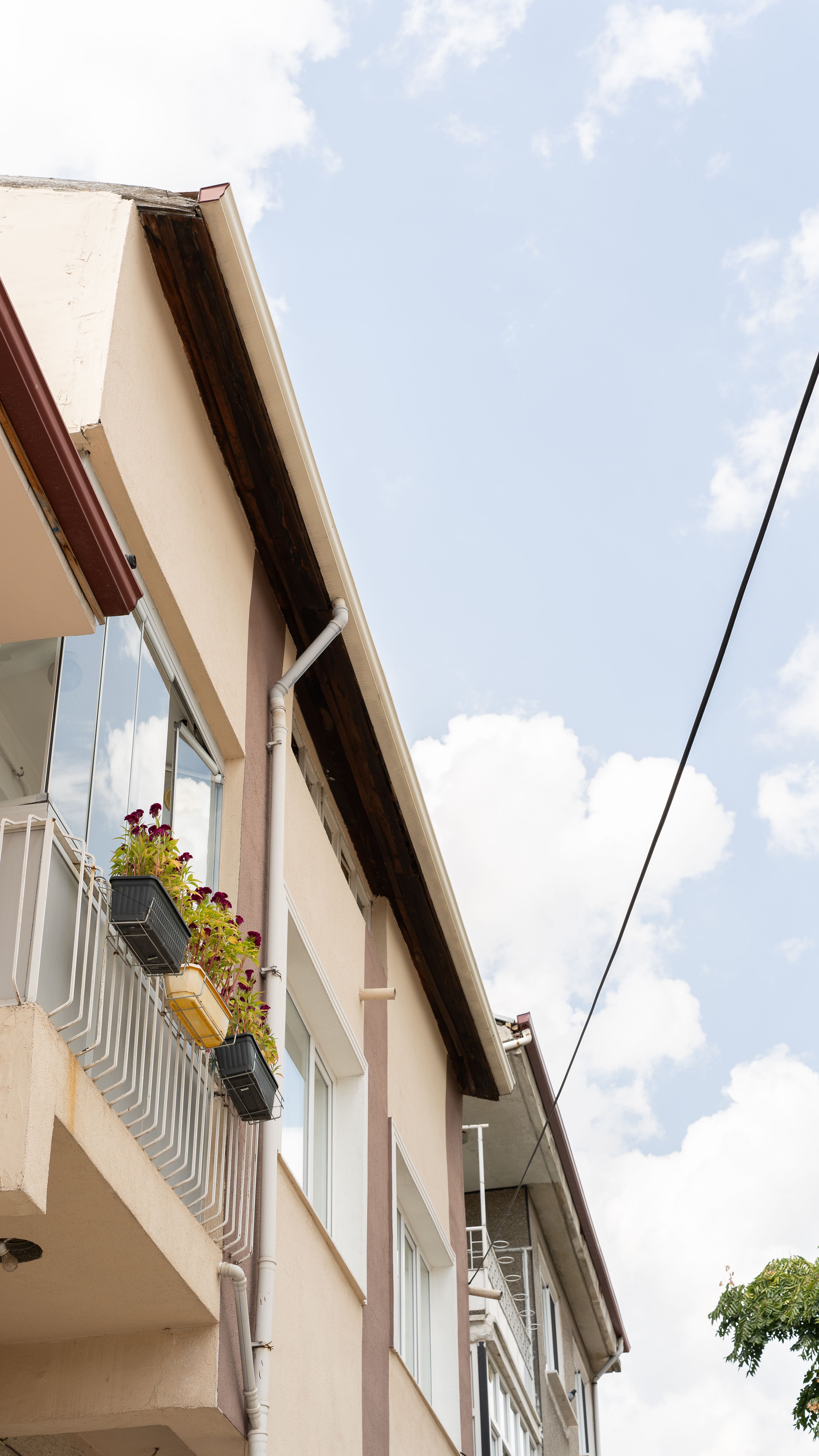 Exterior of a modern residential building in Merzifon, showcasing contemporary architecture.