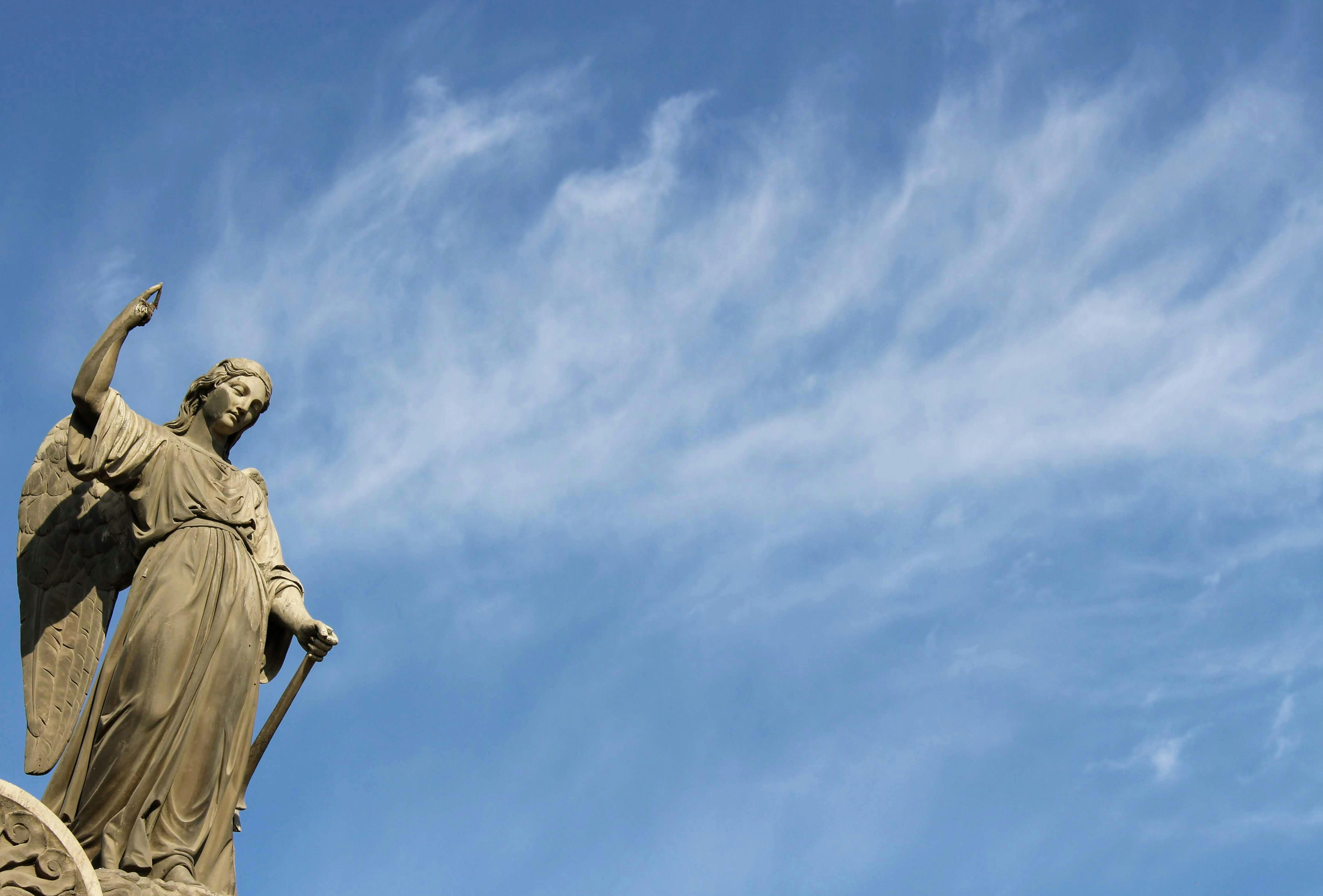 Stock market today: Dow S&P 500, Nasdaq futures climb as deescalation talk in Iran sparks rally to close out Q1