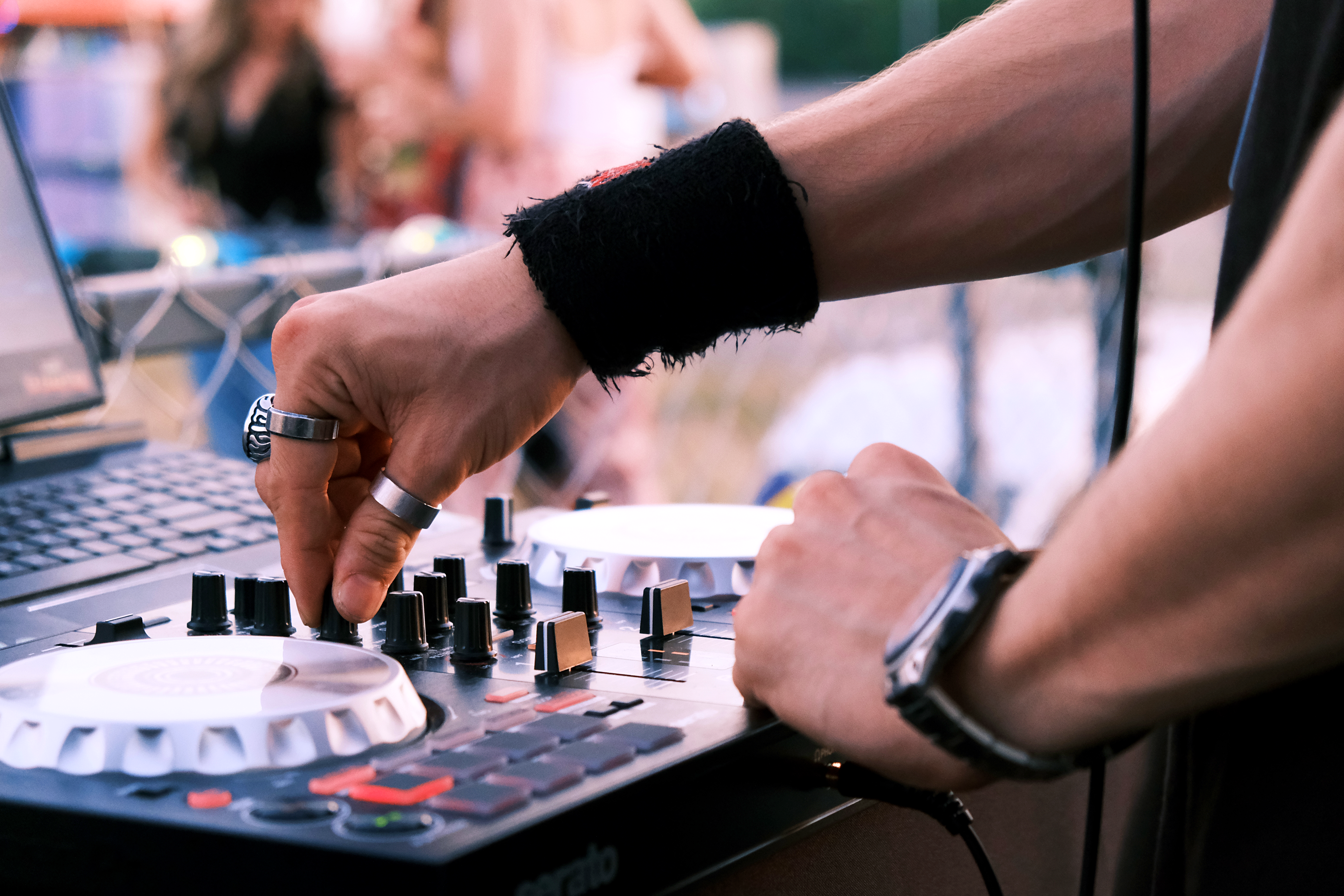 general entertainment authority vendor — Photo by Mo Visual on Pexels