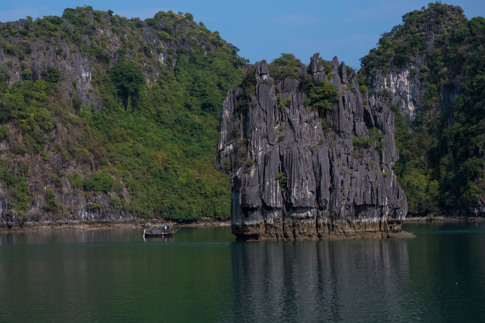 Ha Long Bay travel guide