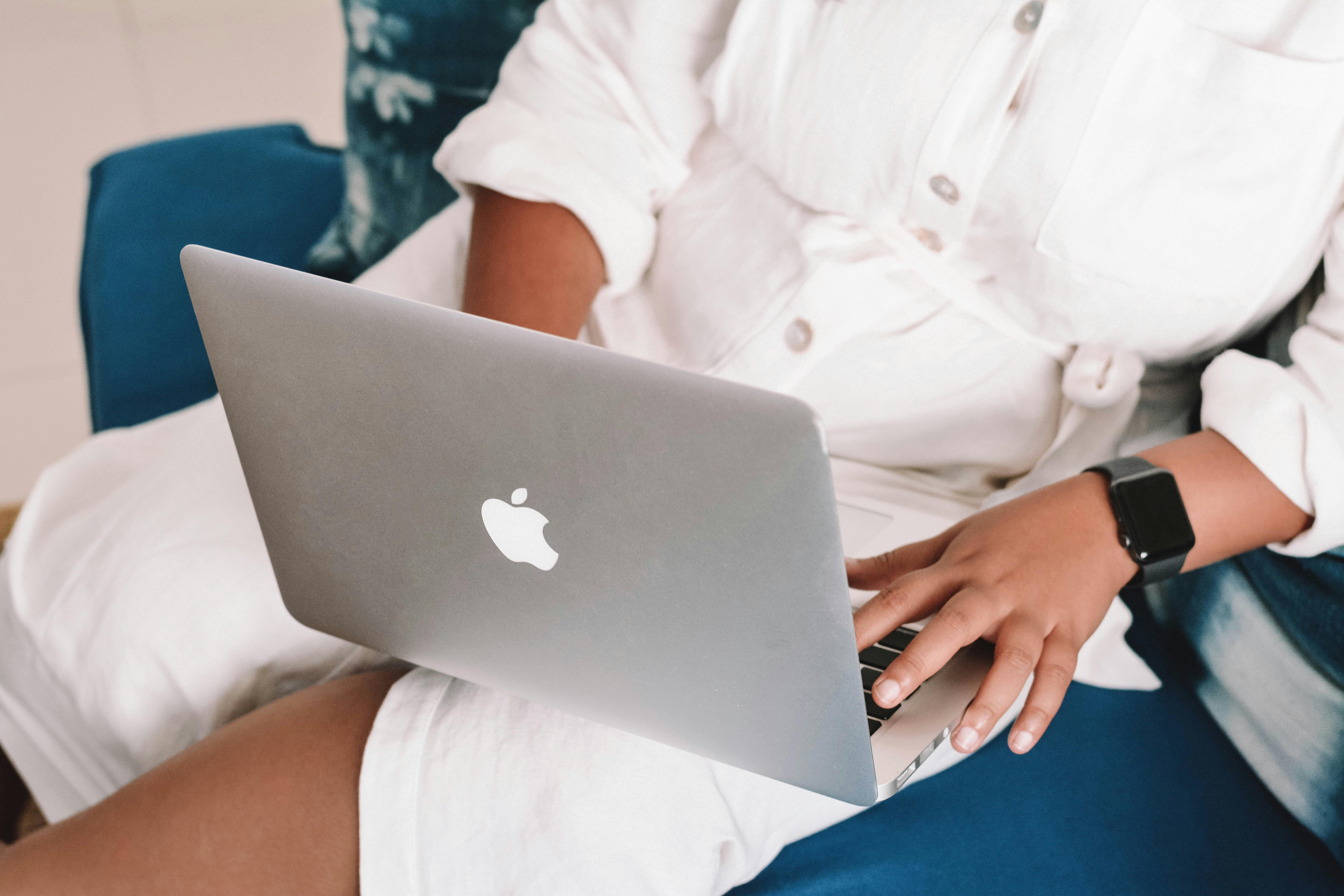 silver macbook