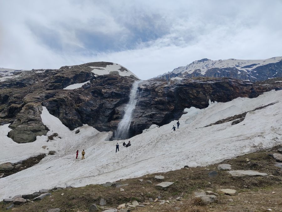 Vasudhara Falls photo 4