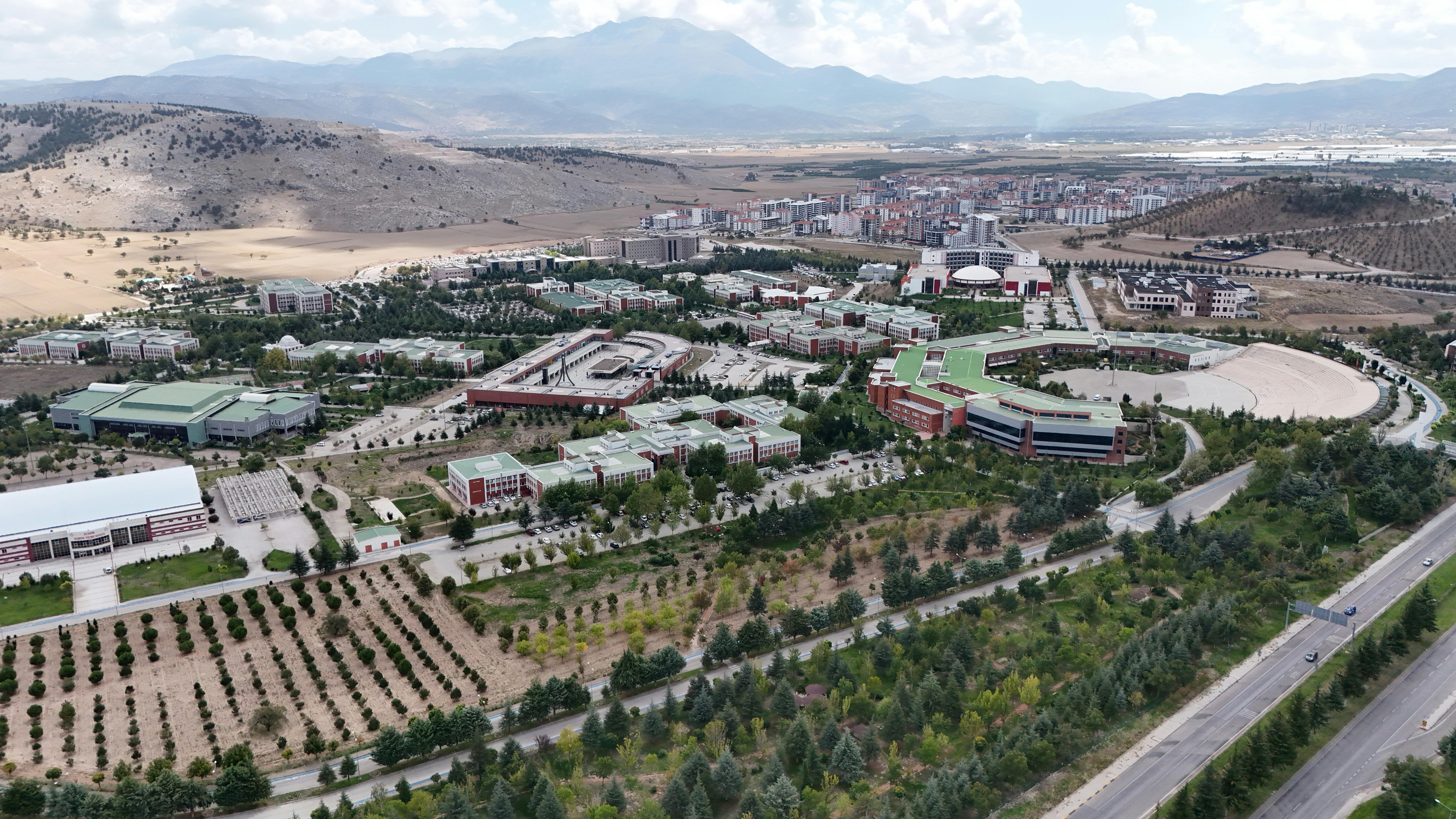 Captivate and Influence: Charisma Techniques for Success