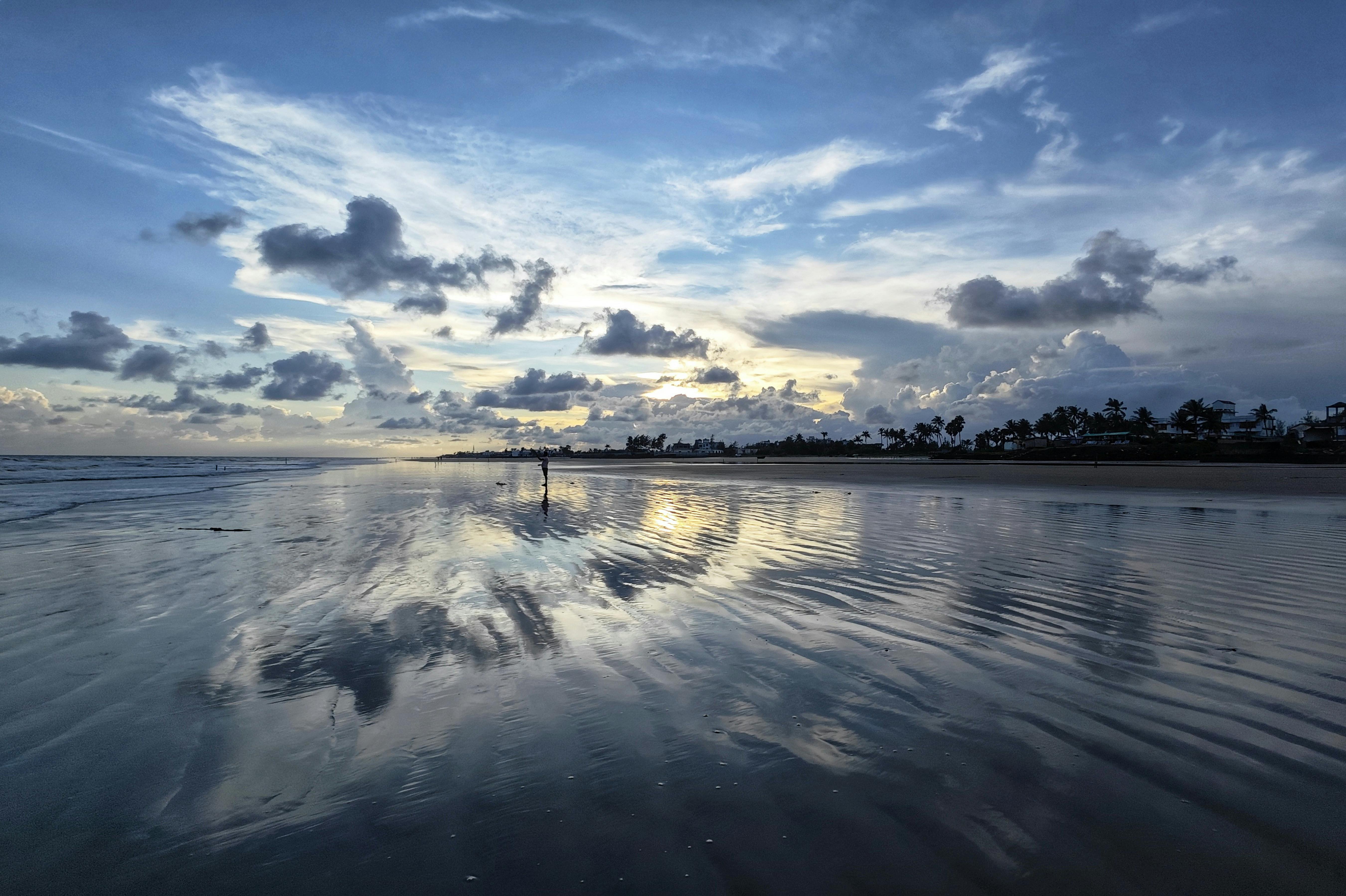 101 Ways To Travel Around The World For Cheap For Free.