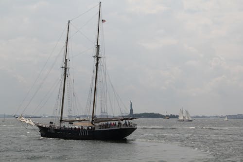 Free stock photo of classic yacht, ny hudson river basin, summer time sailing