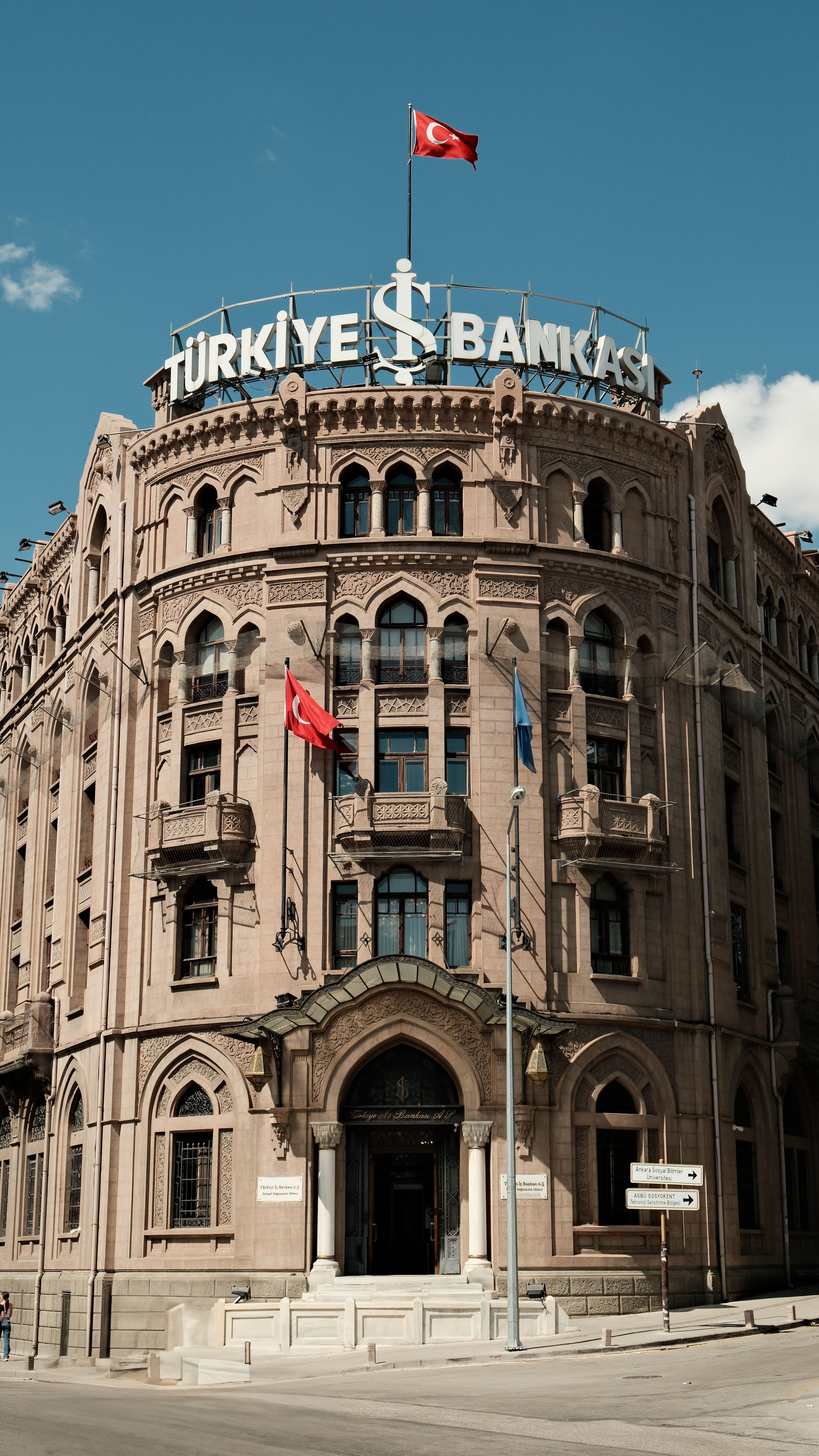 Bir Dolandırıcının Zihin Okuma Becerisi: Sefa’nın Çarpıcı Hikayesi