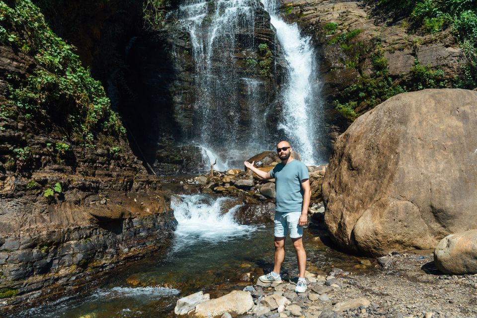 La cascada Chorro El Macho, la más visitada del Valle de Antón, con una caída de más de 35 metros entre vegetación de bosque nuboso.