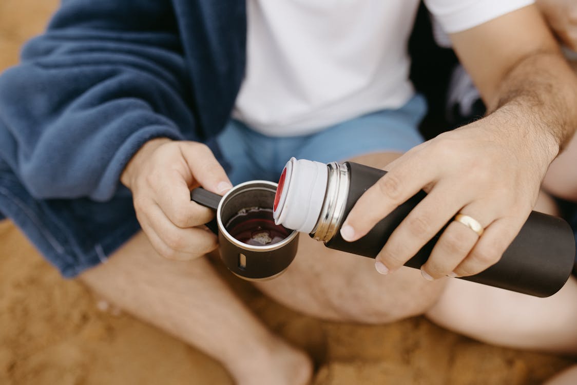 Travel with Confidence: 9 Chilly Moose Mugs for Perfectly Hot Coffee