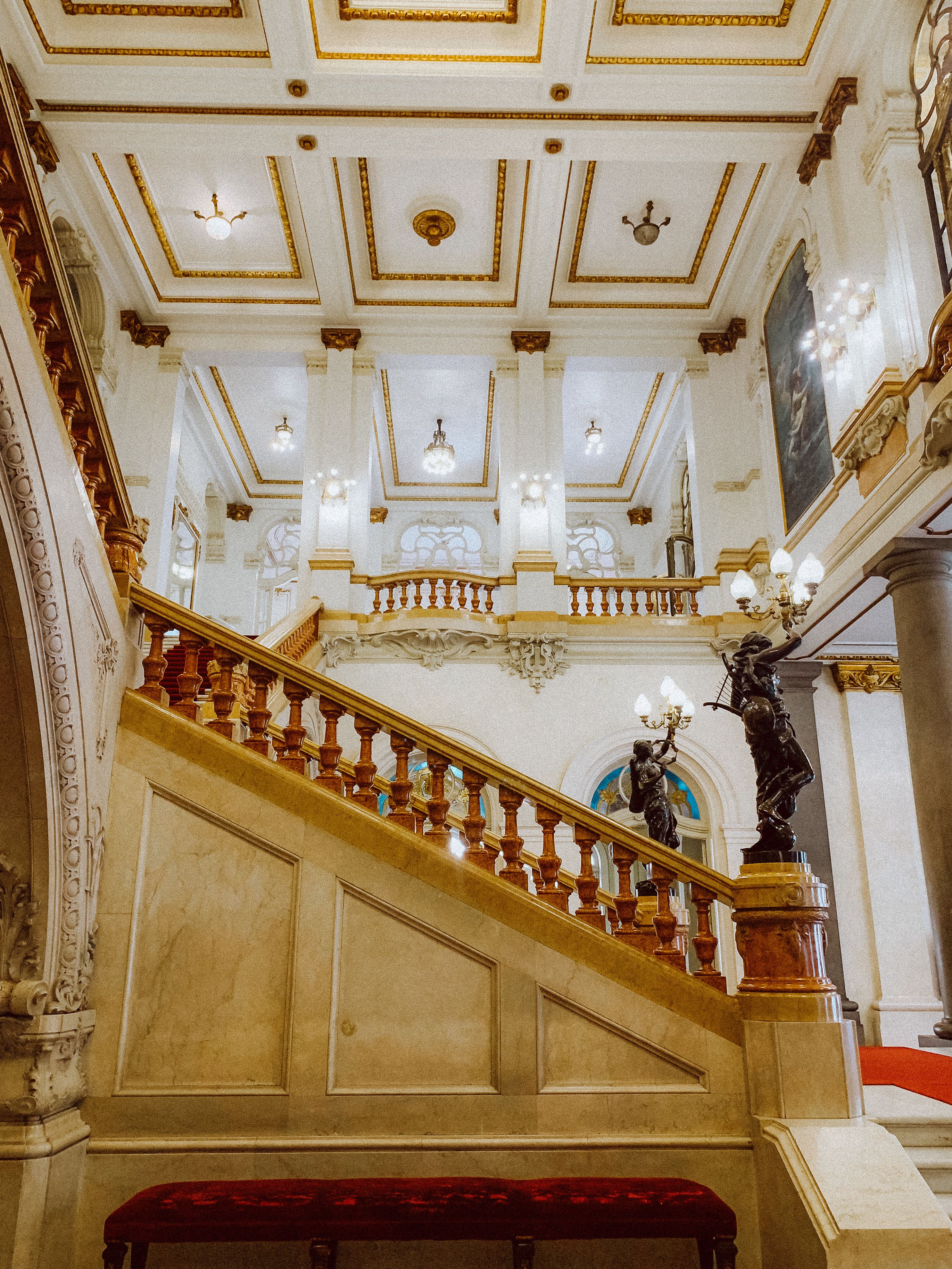 Image showcasing Elegant Vintage Staircase in Historic Building · Free Stock Photo