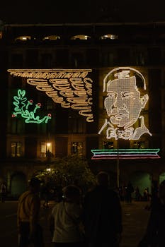 Night scene of lights celebrating Mexican Independence Day in Mexico City.
