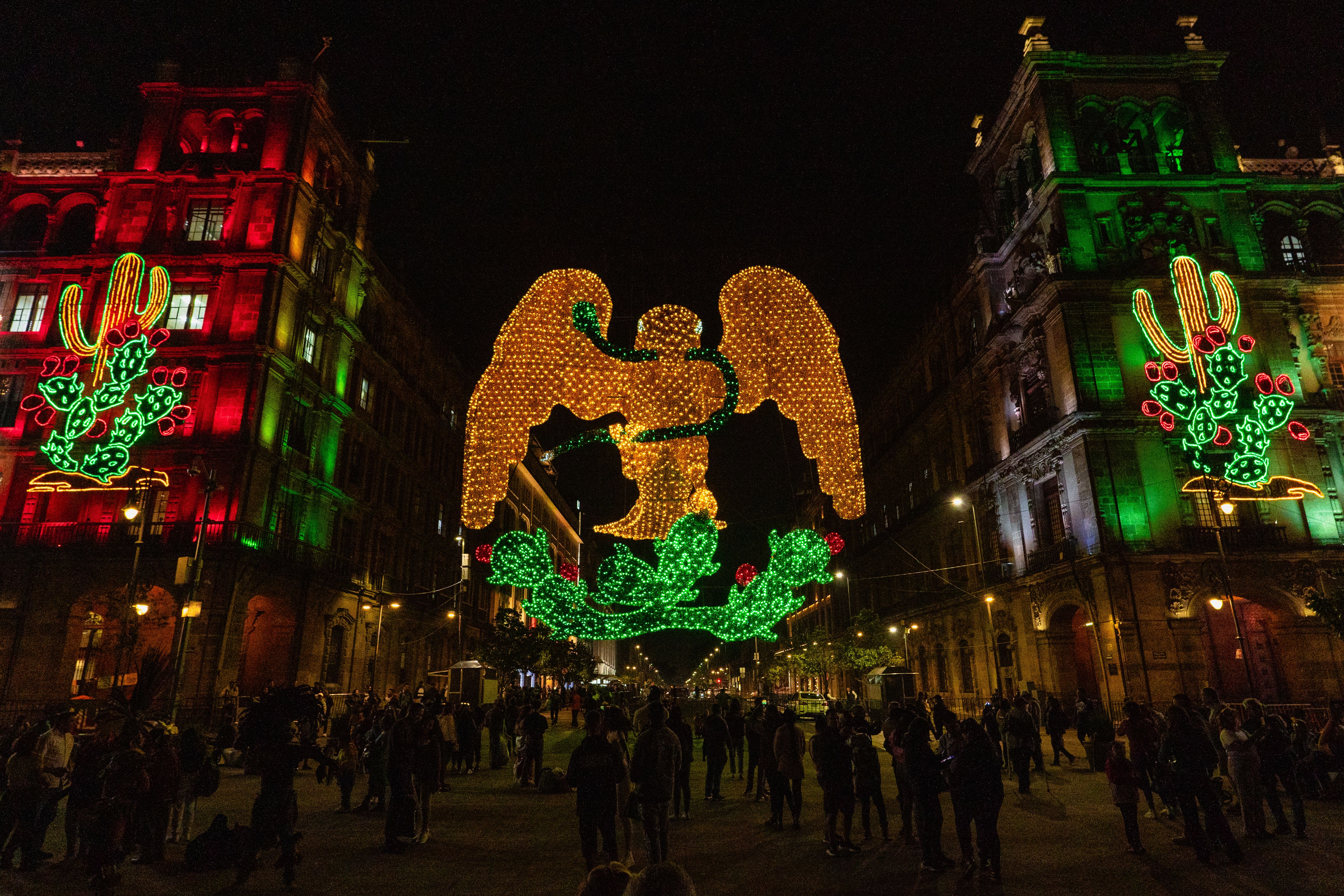 Luces festivas en el Zócalo de la Ciudad de México